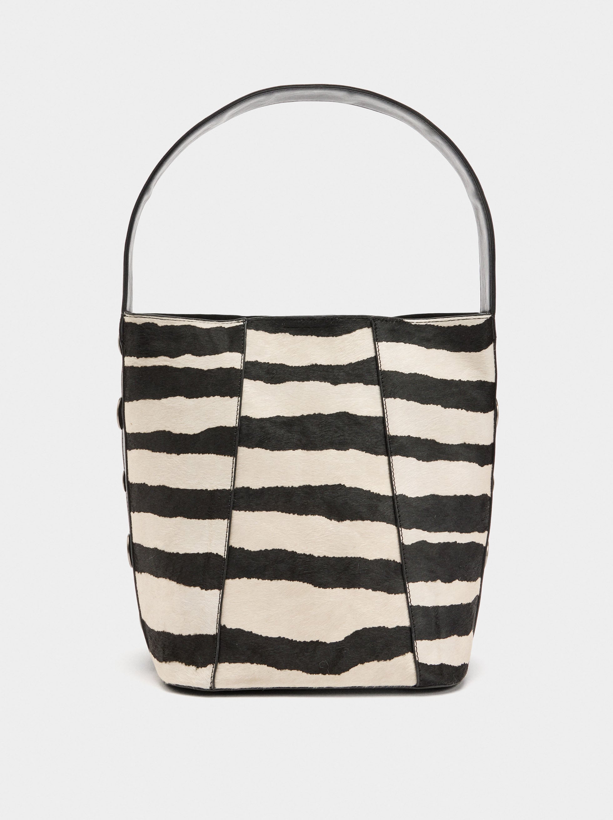 Bolso De Mano Con Detalles De Piel