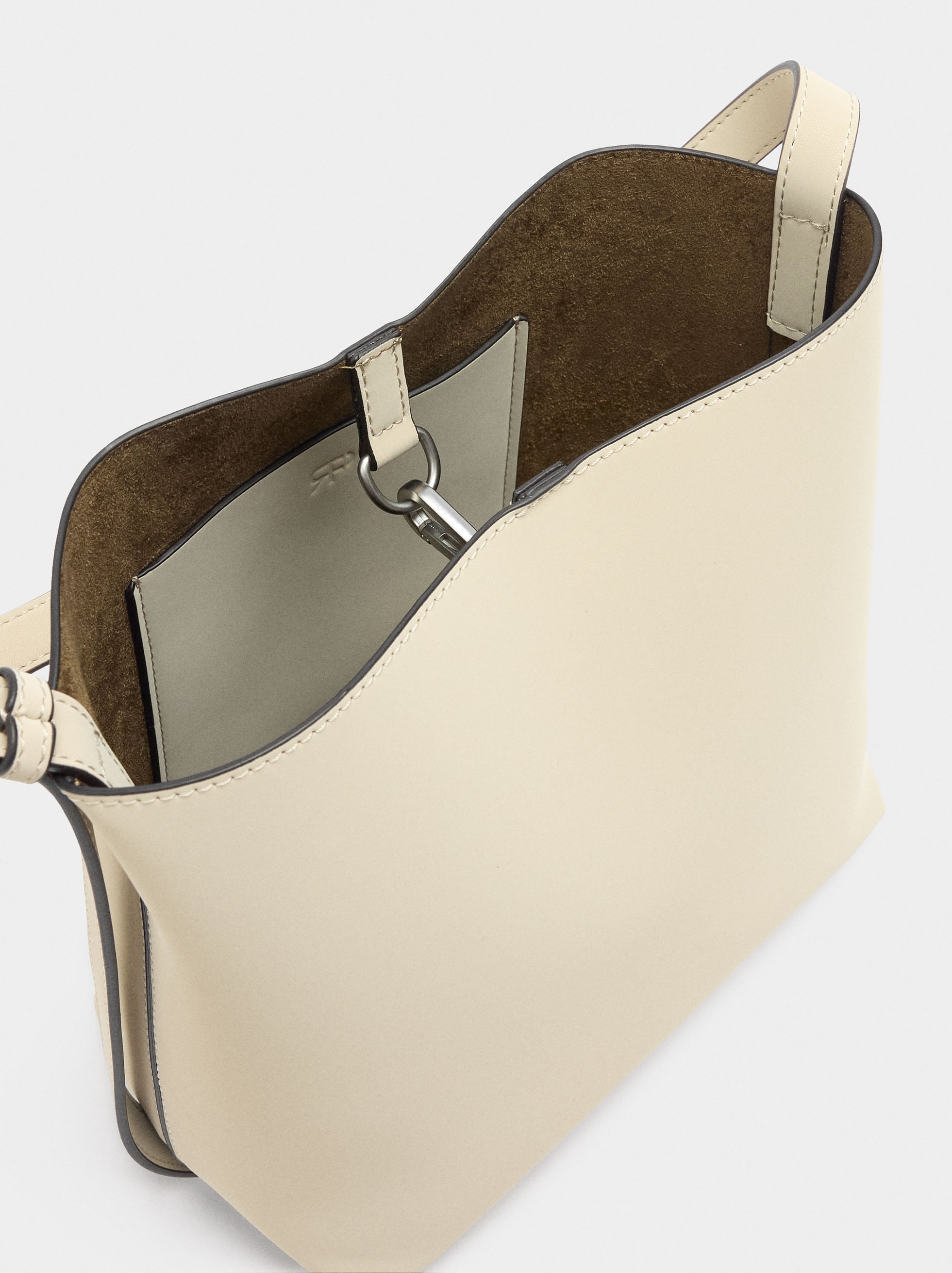 Bolso De Hombro Con Textura Suave