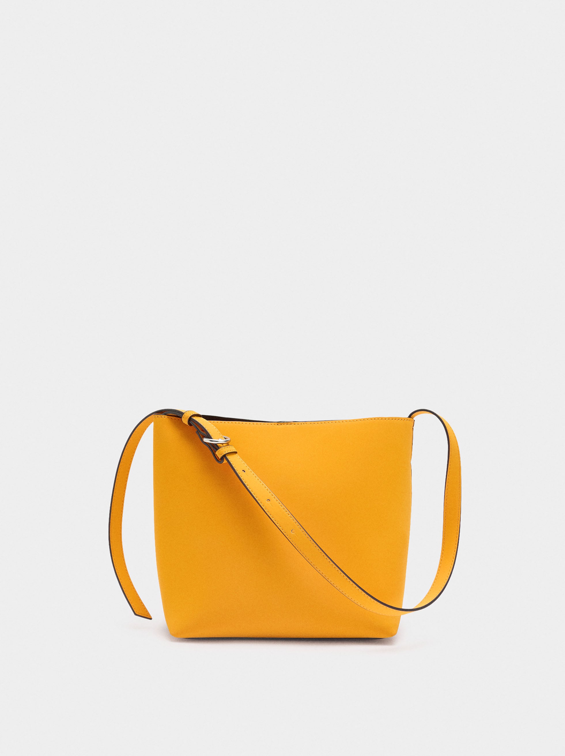 Bolso De Hombro Con Textura Suave