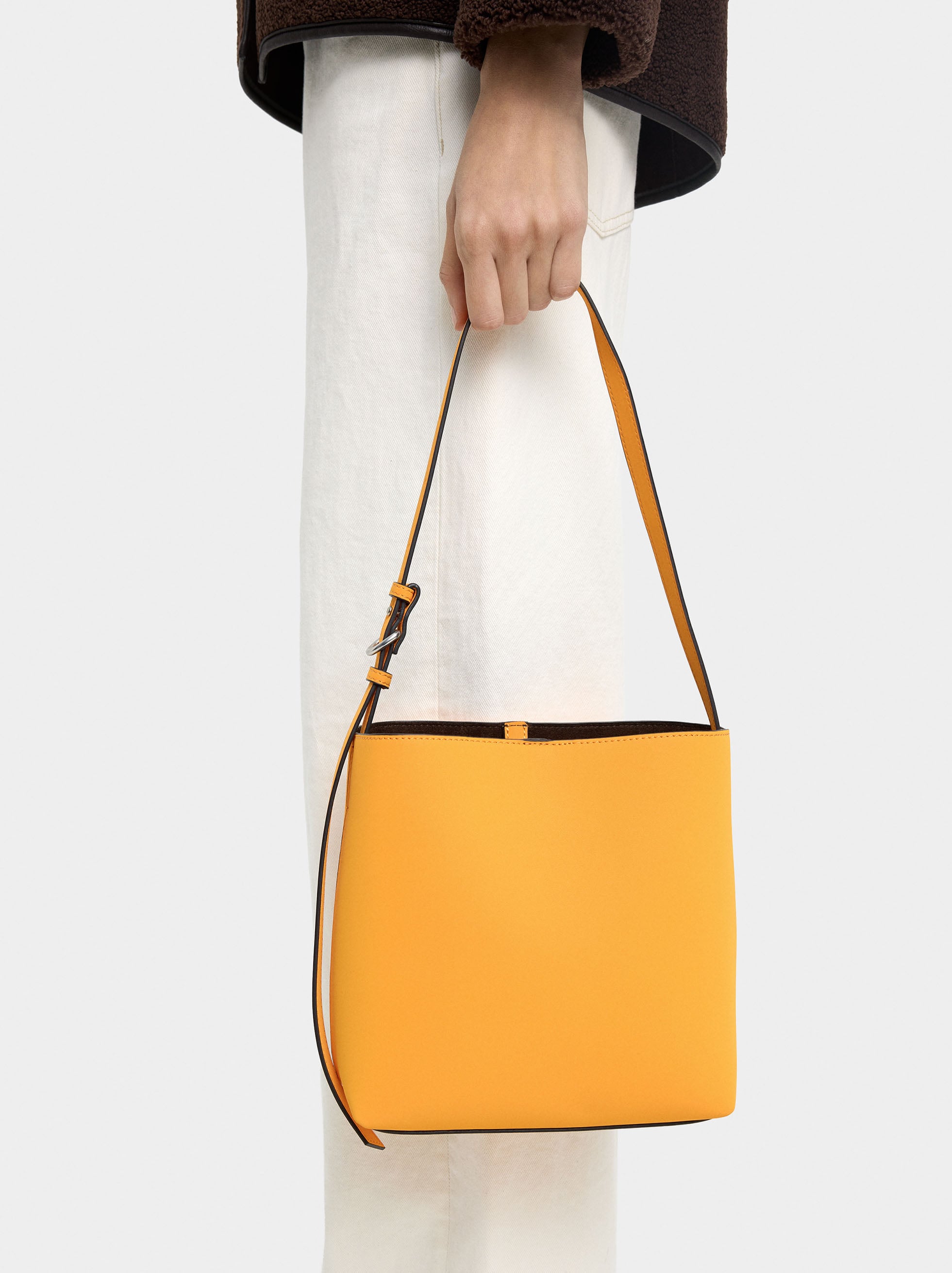 Bolso De Hombro Con Textura Suave