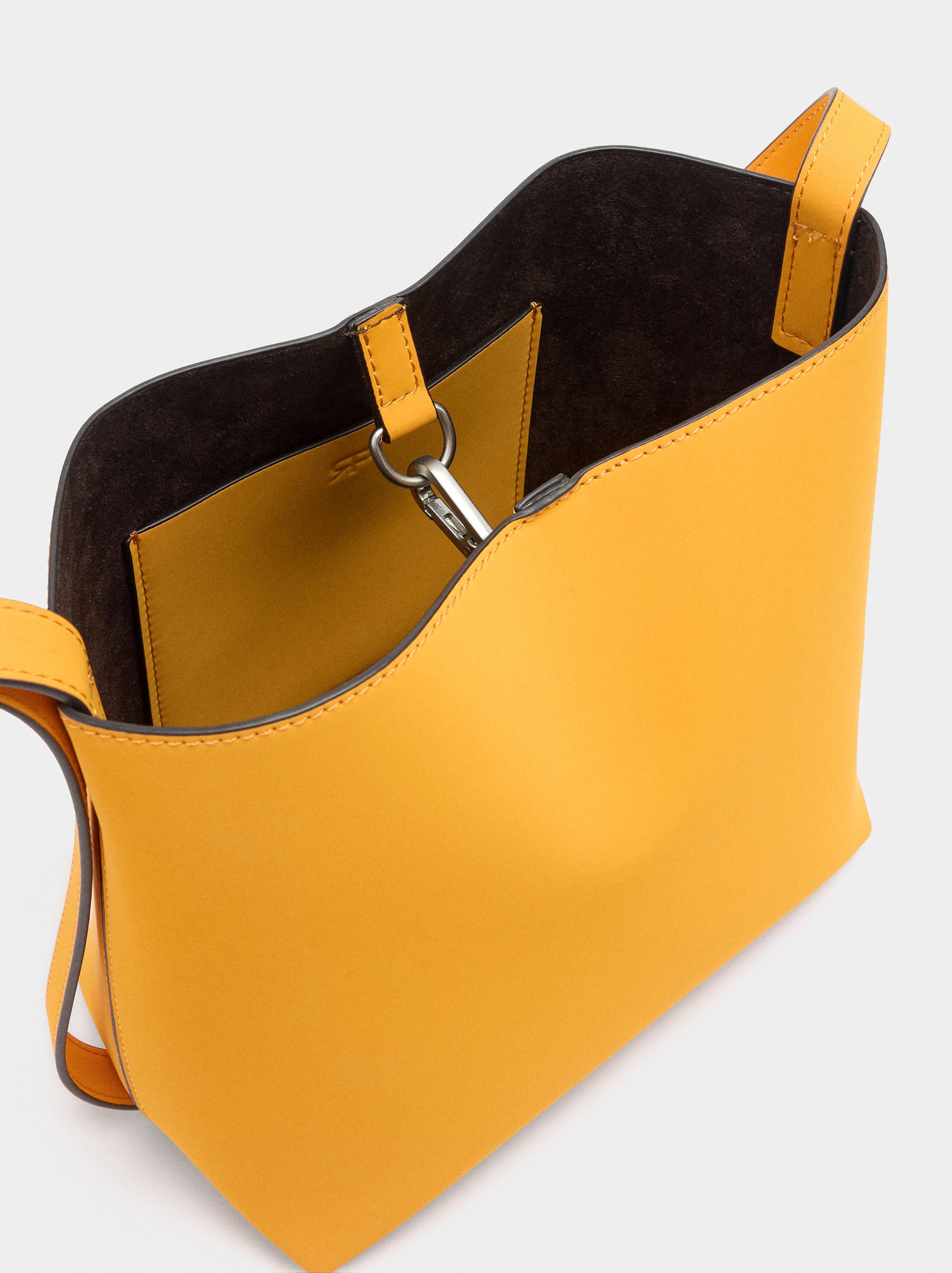Bolso De Hombro Con Textura Suave