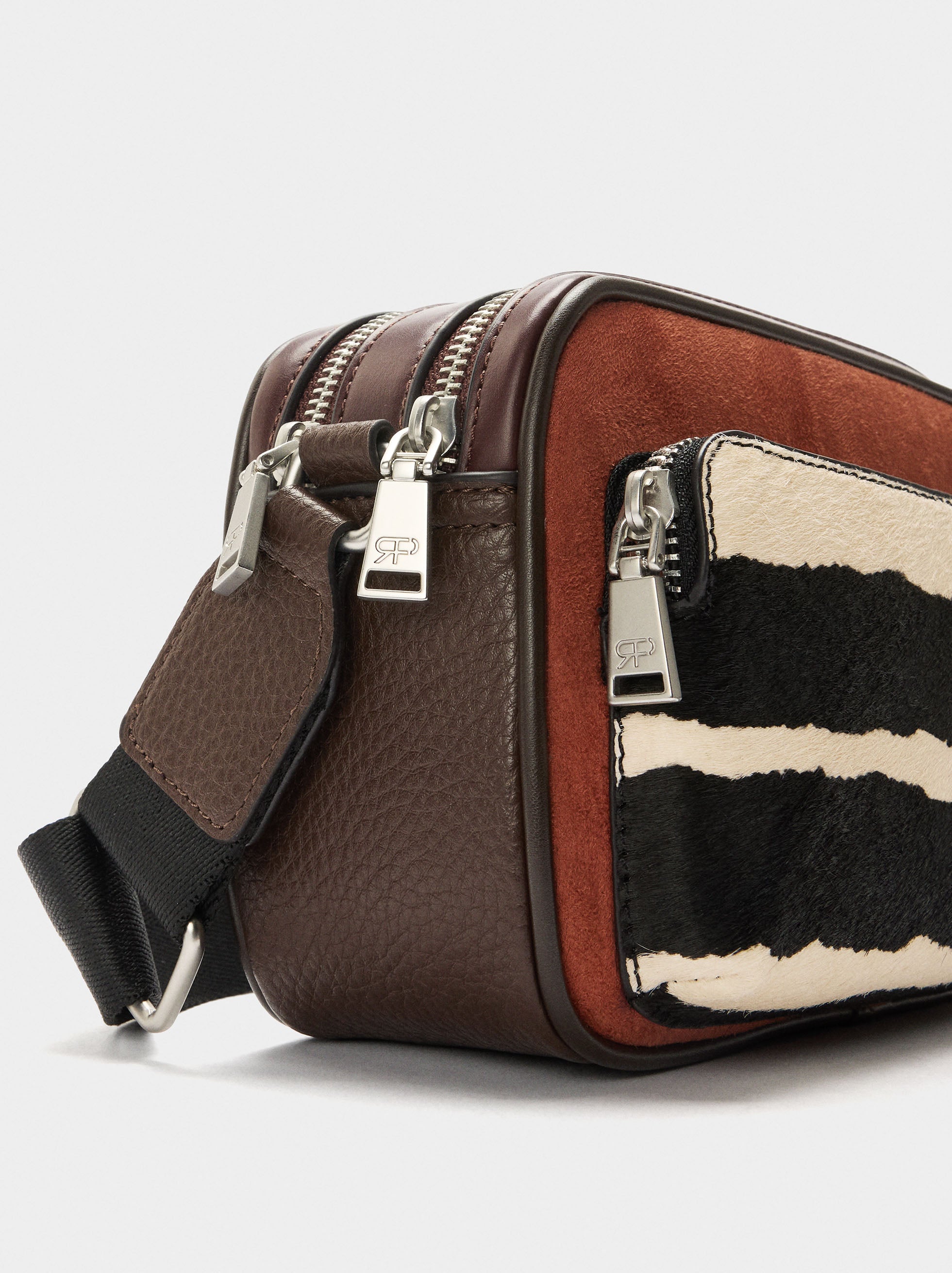 Bolso Bandolera Detalles De Piel