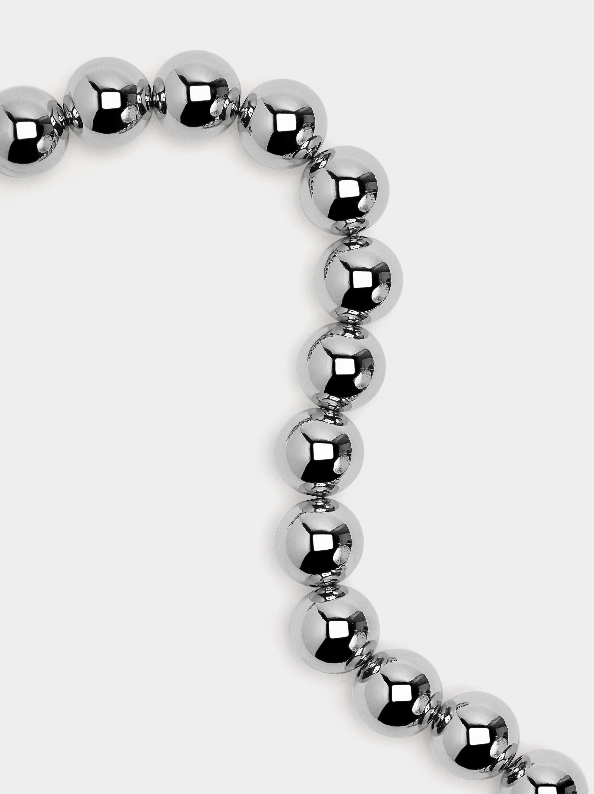 Collar Corto Con Esferas
