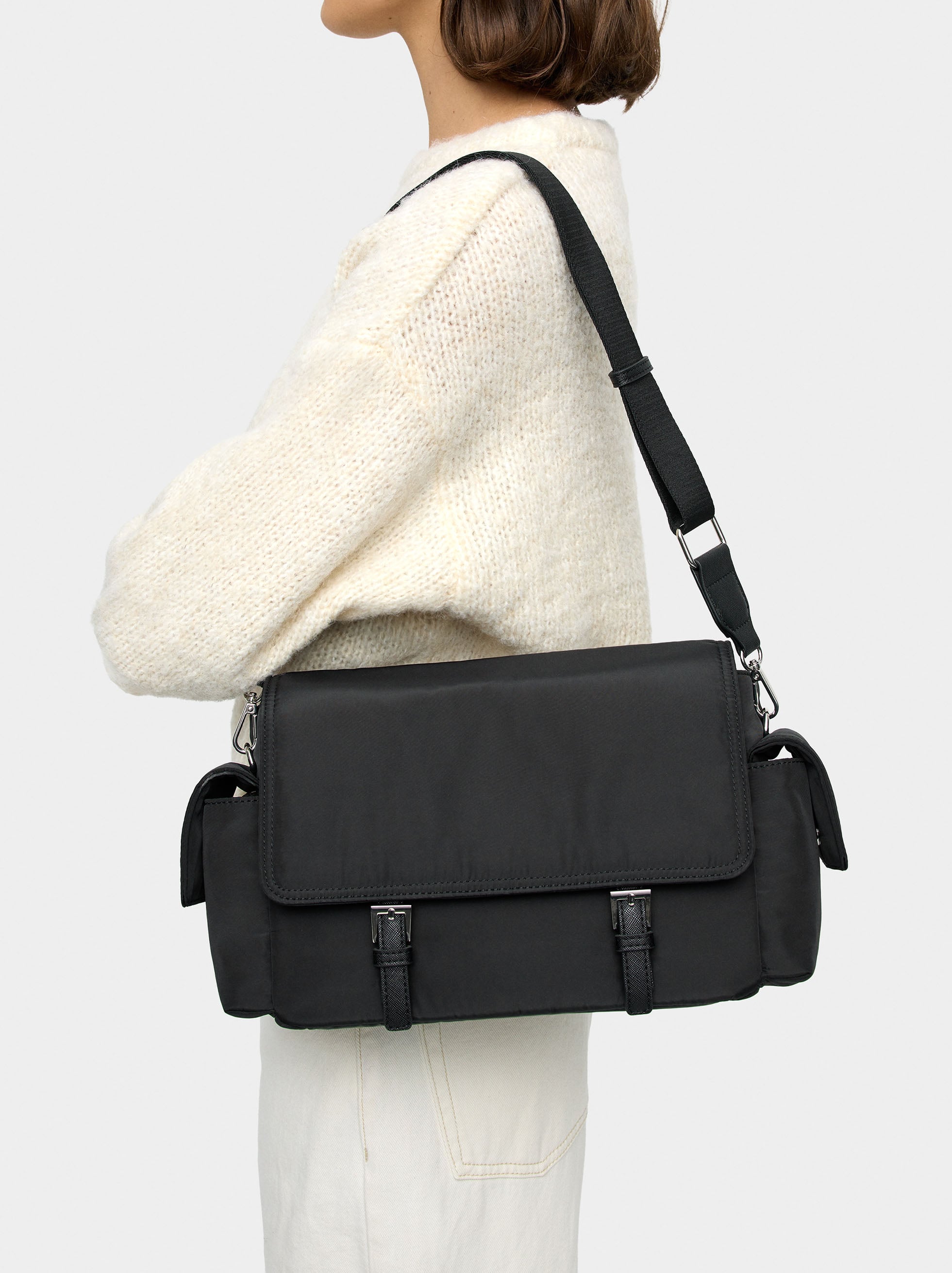 Bolso Bandolera De Nylon Con Solapa