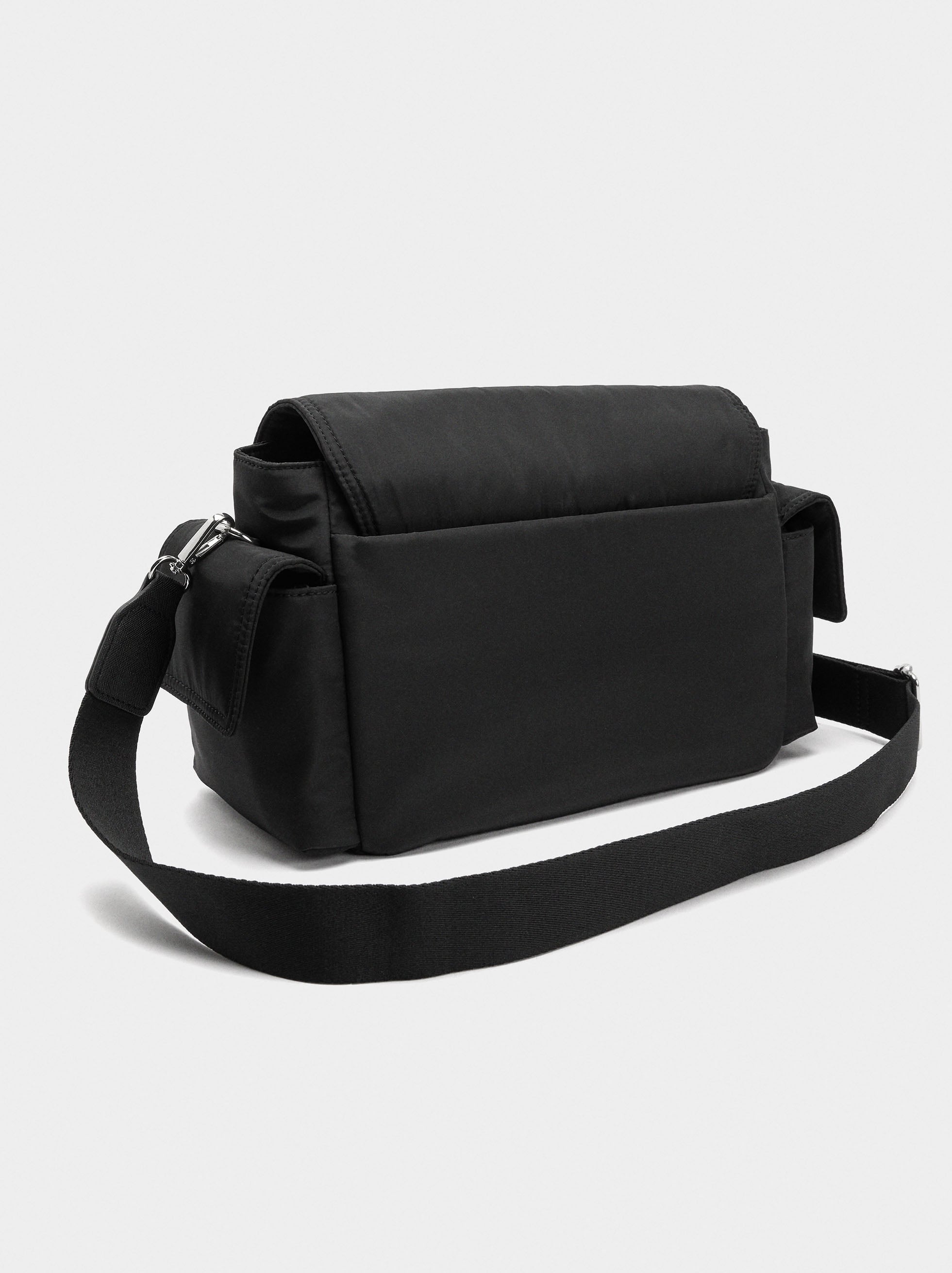 Bolso Bandolera De Nylon Con Solapa