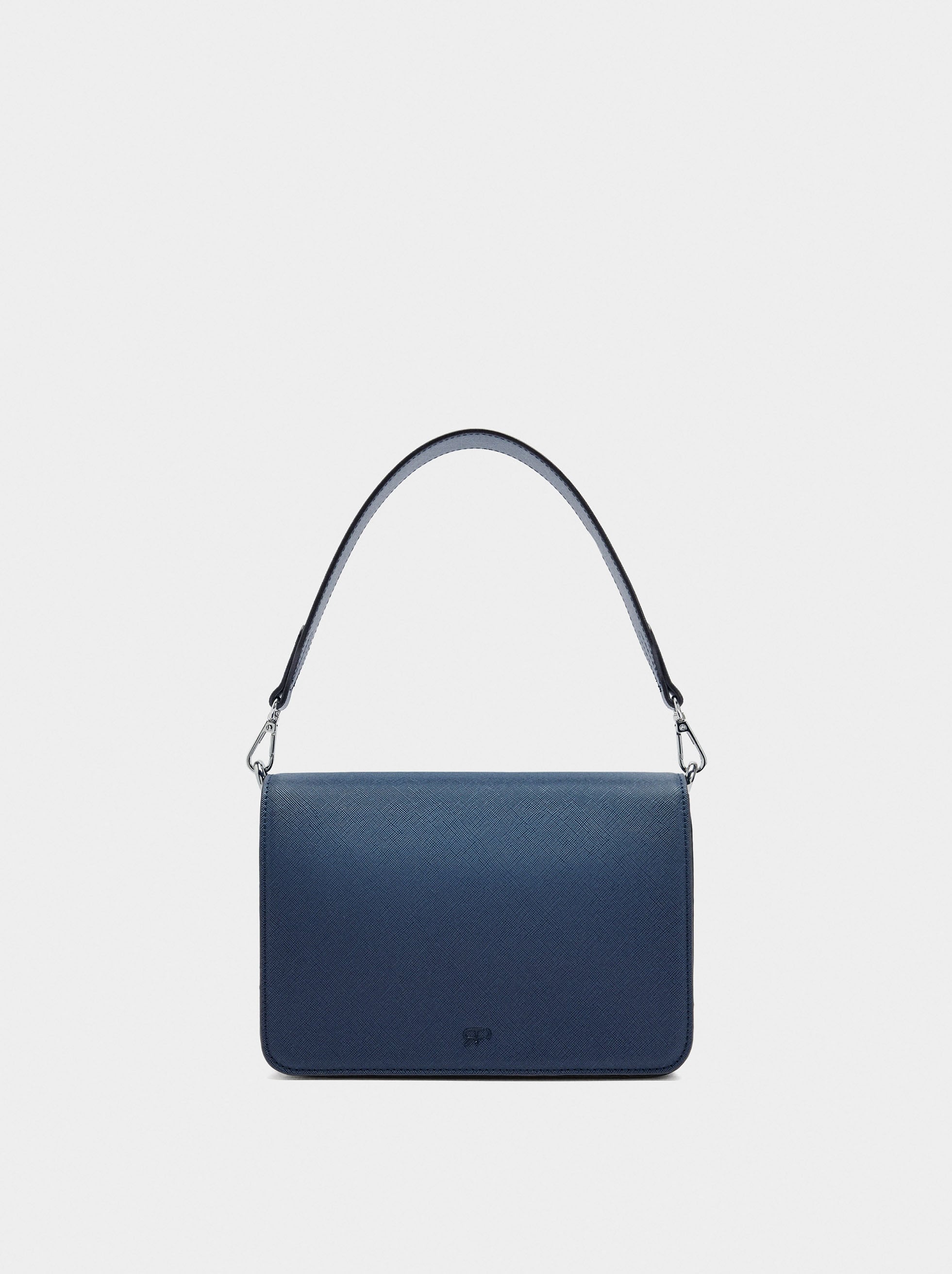 Bolso Bandolera Con Textura Y Cierre De Solapa
