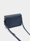 Bolso Bandolera Con Textura Y Cierre De Solapa