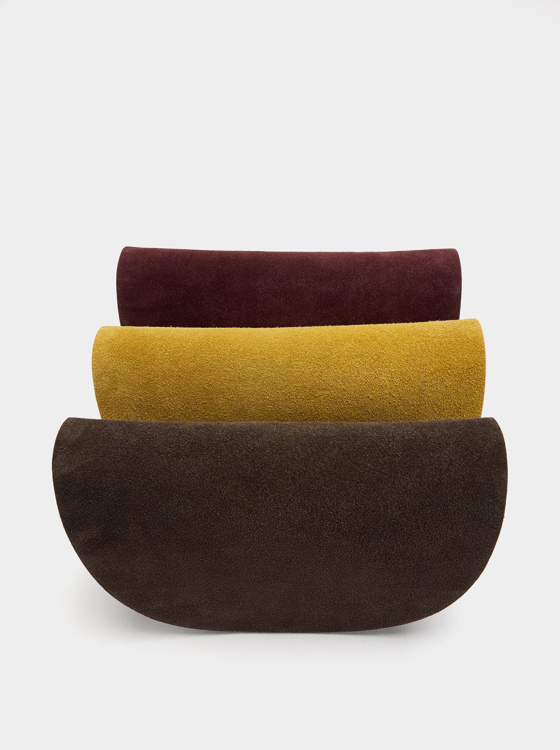 Bolso Bandolera De Ante Con Solapa