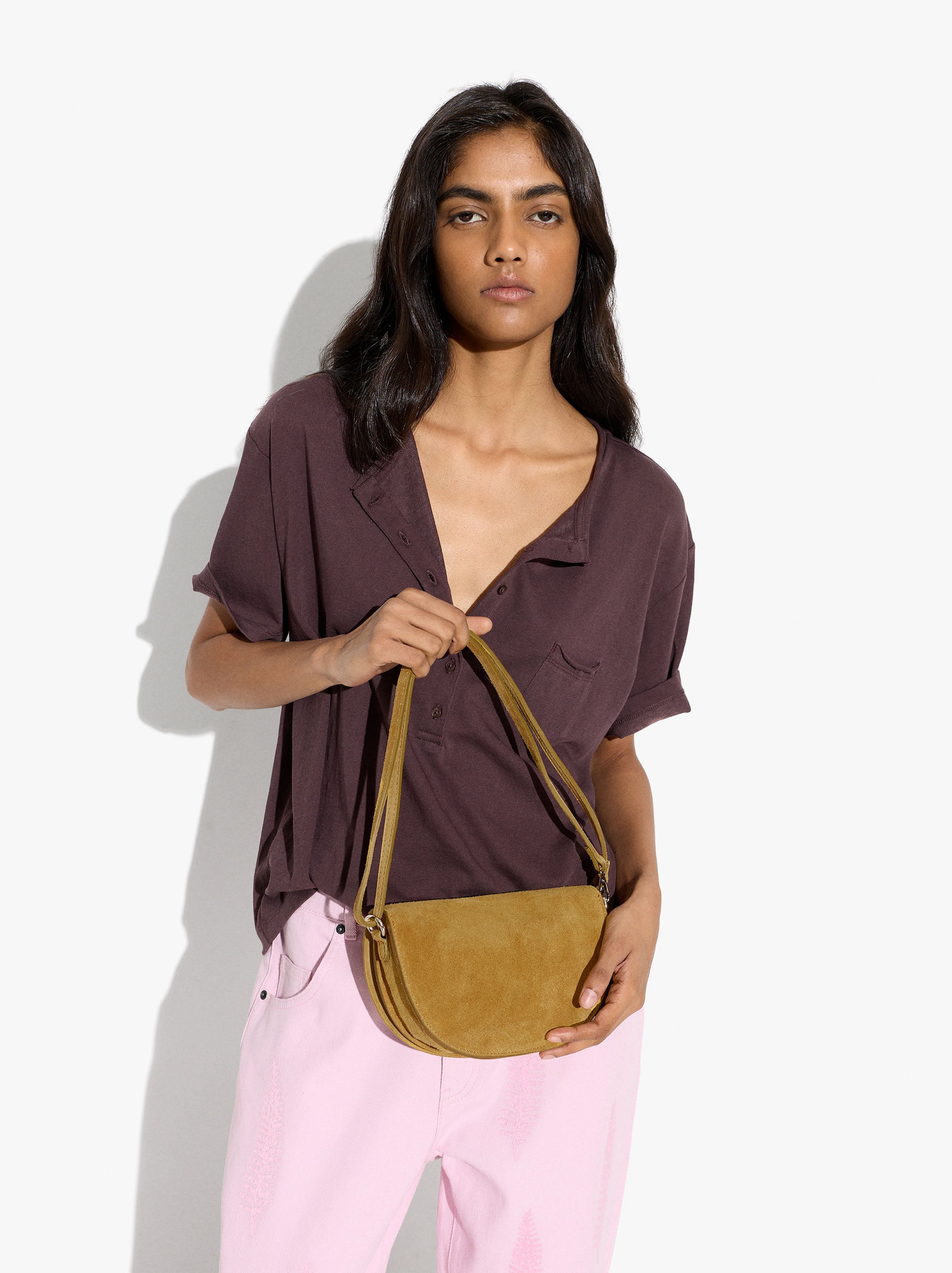 Bolso Bandolera De Ante Con Solapa