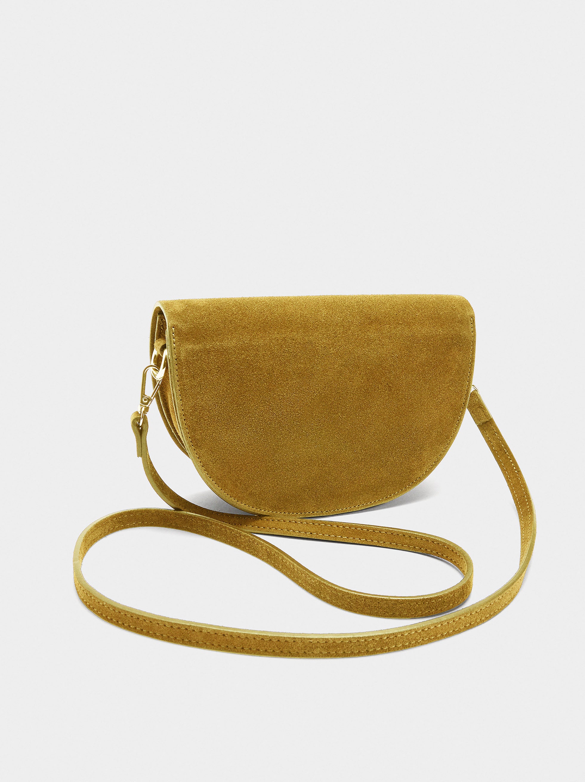 Bolso Bandolera De Ante Con Solapa