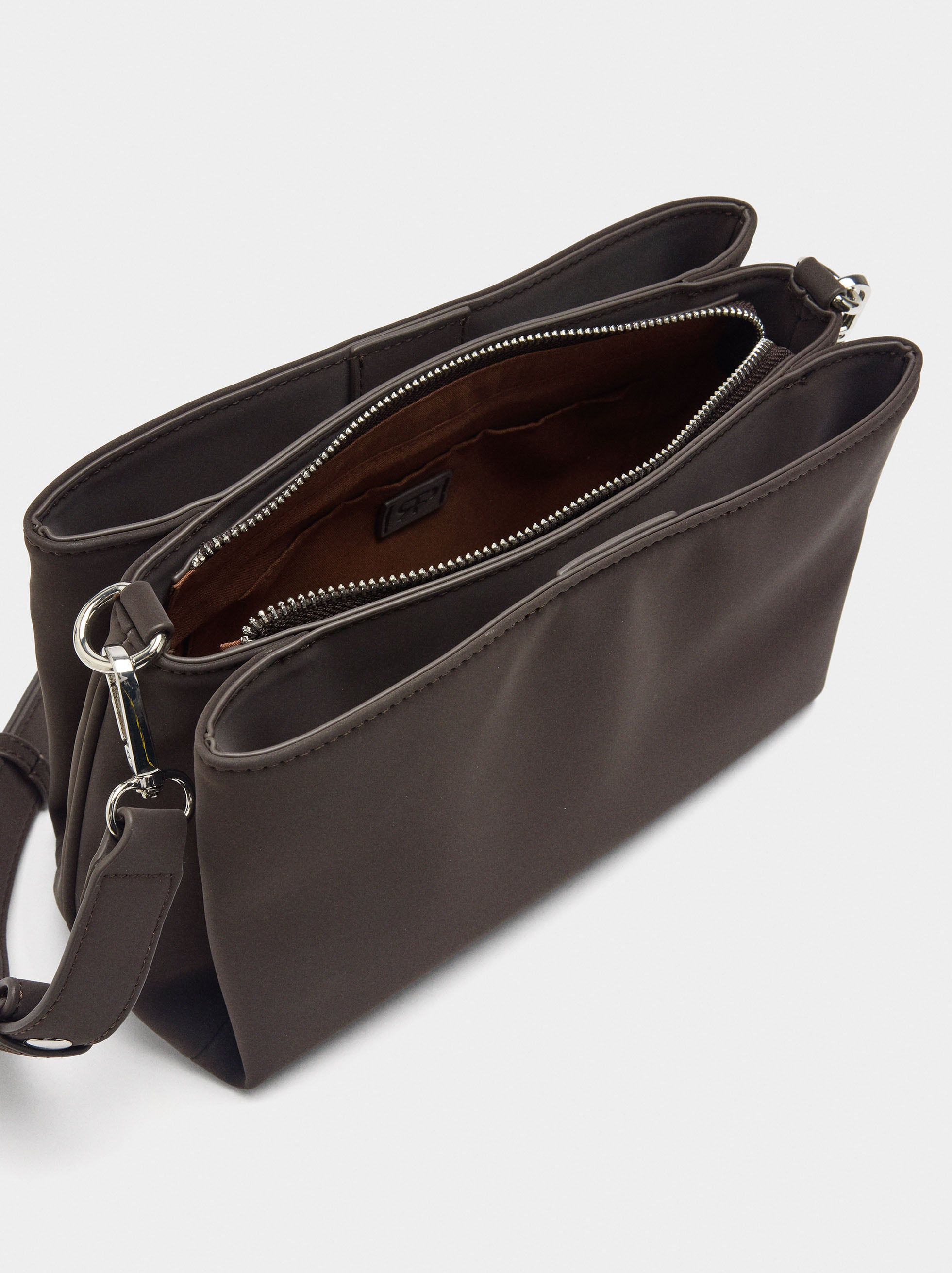 Bolso De Hombro Con Textura Suave