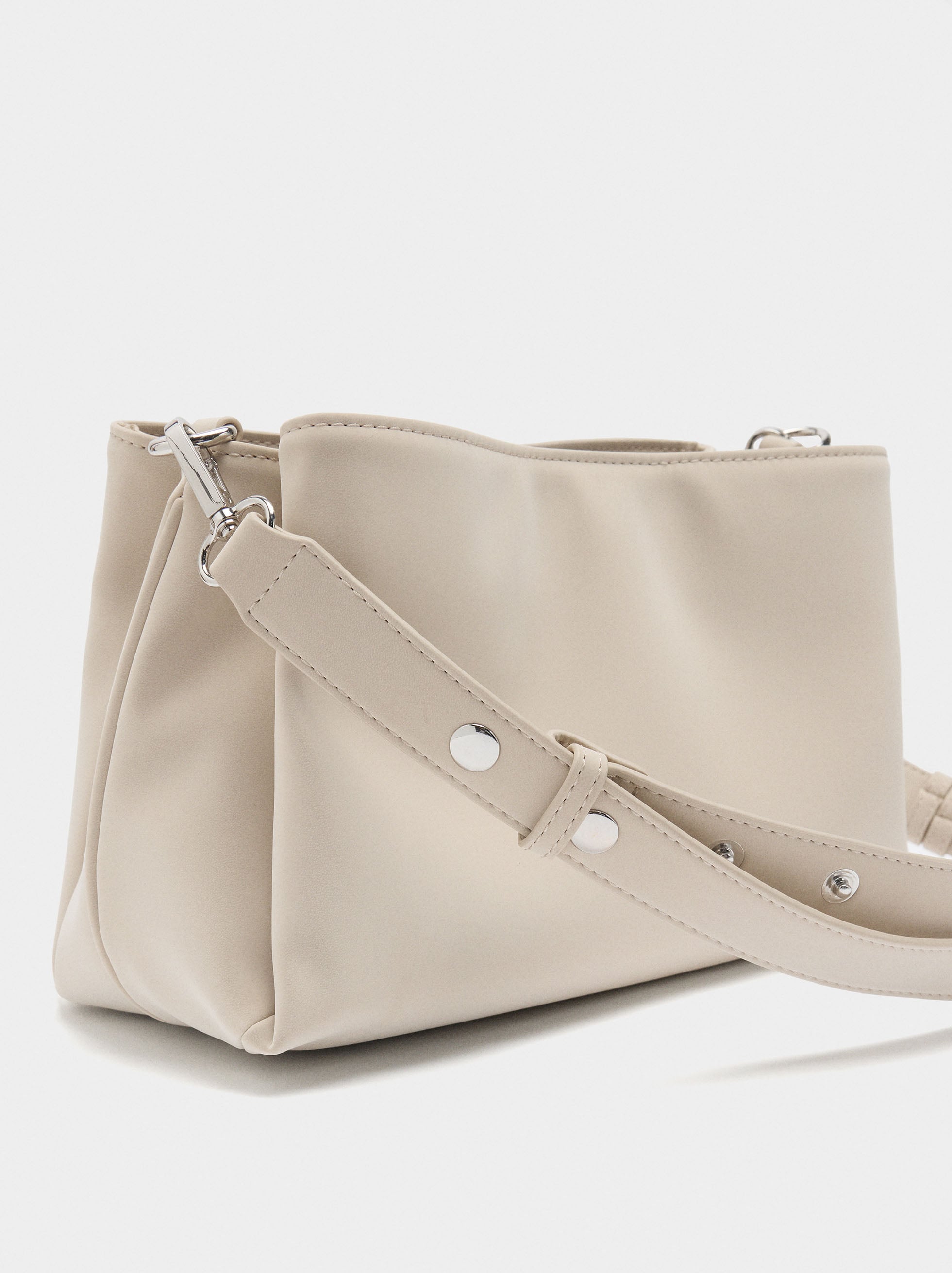 Bolso De Hombro Con Textura Suave