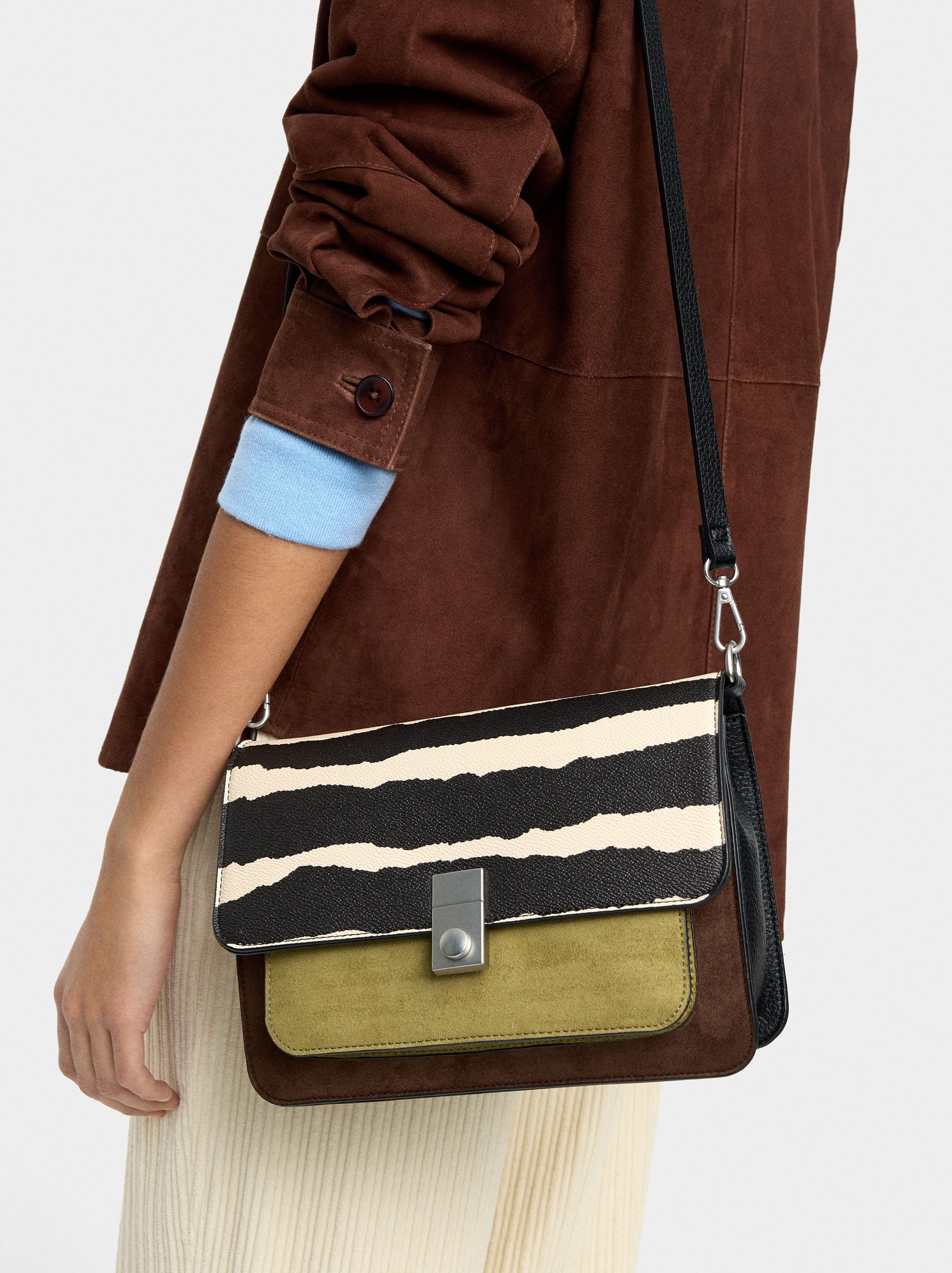 Bolso Bandolera Estampado Animal Con Solapa