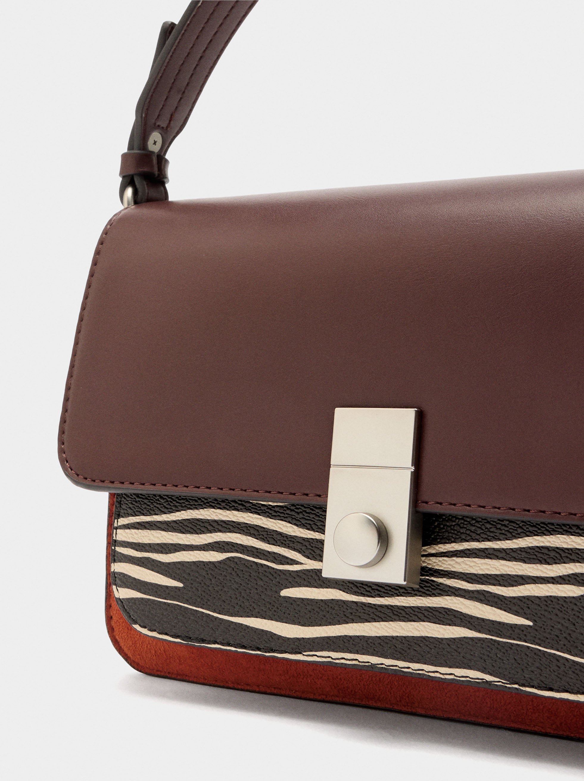 Bolso Bandolera Estampado Animal Con Solapa
