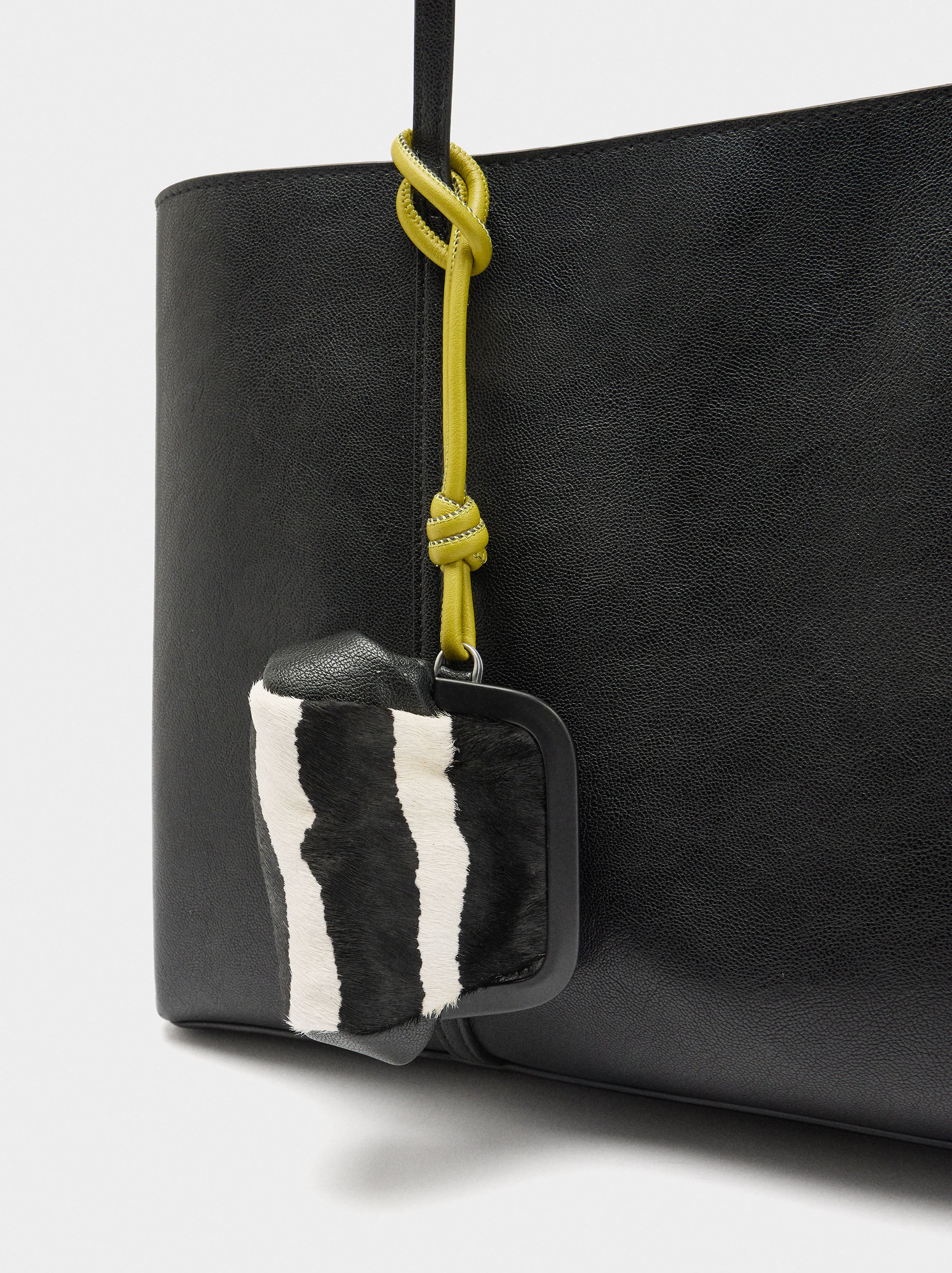 Bolso Para Portátil Hasta 15" Con Colgante De Piel