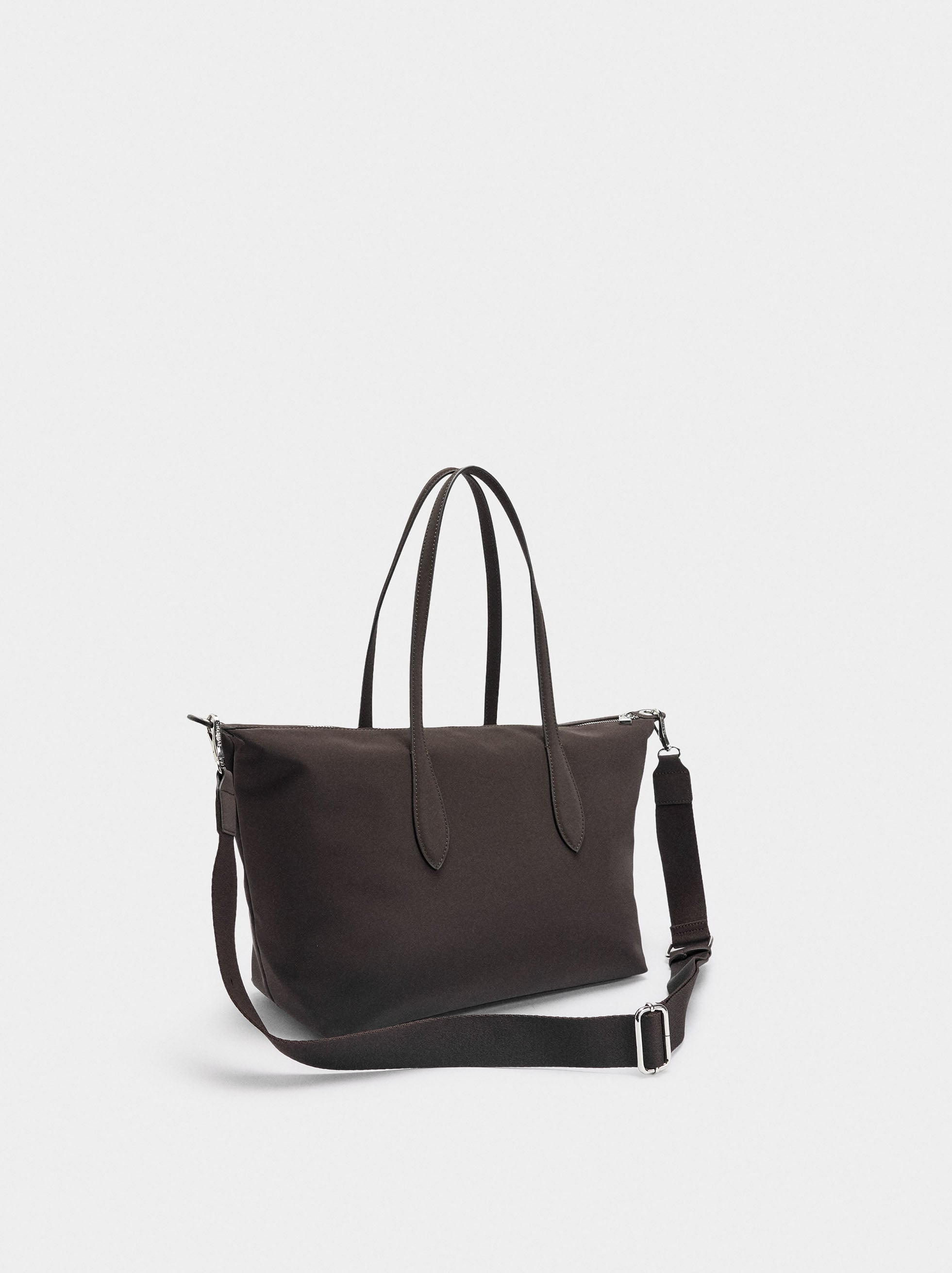 Bolso Shopper Textura Suave Con Colgante