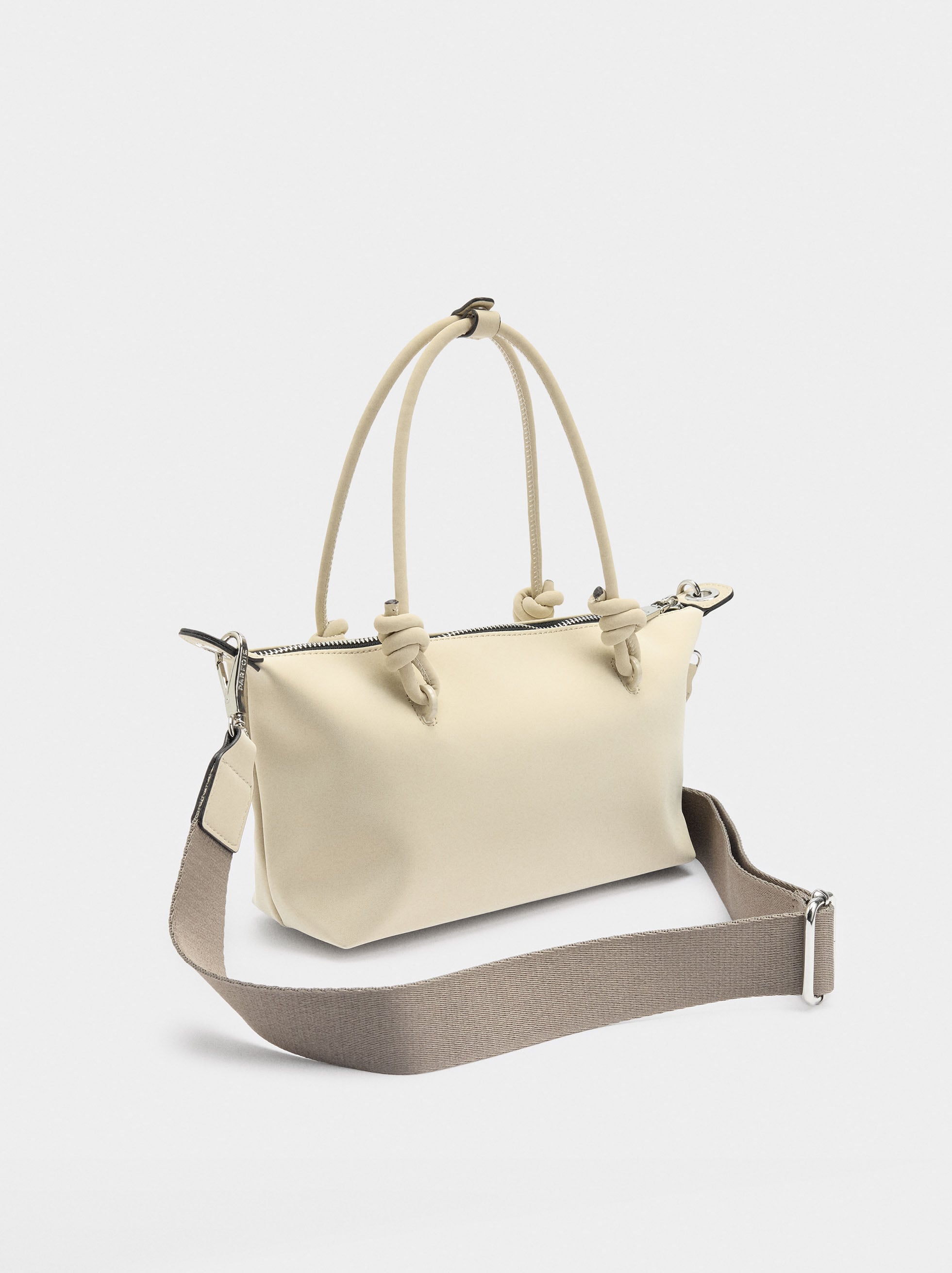 Bolso Tote Textura Suave Con Colgante S