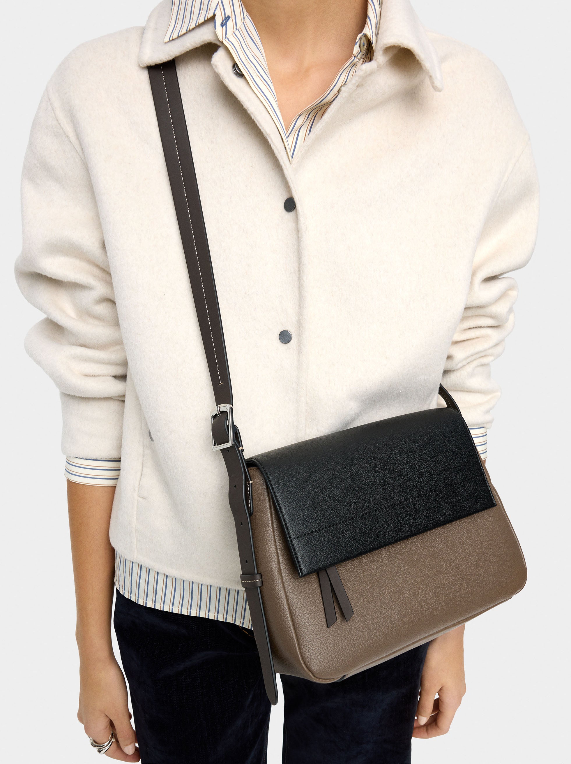 Bolso Bandolera Color Block Con Solapa