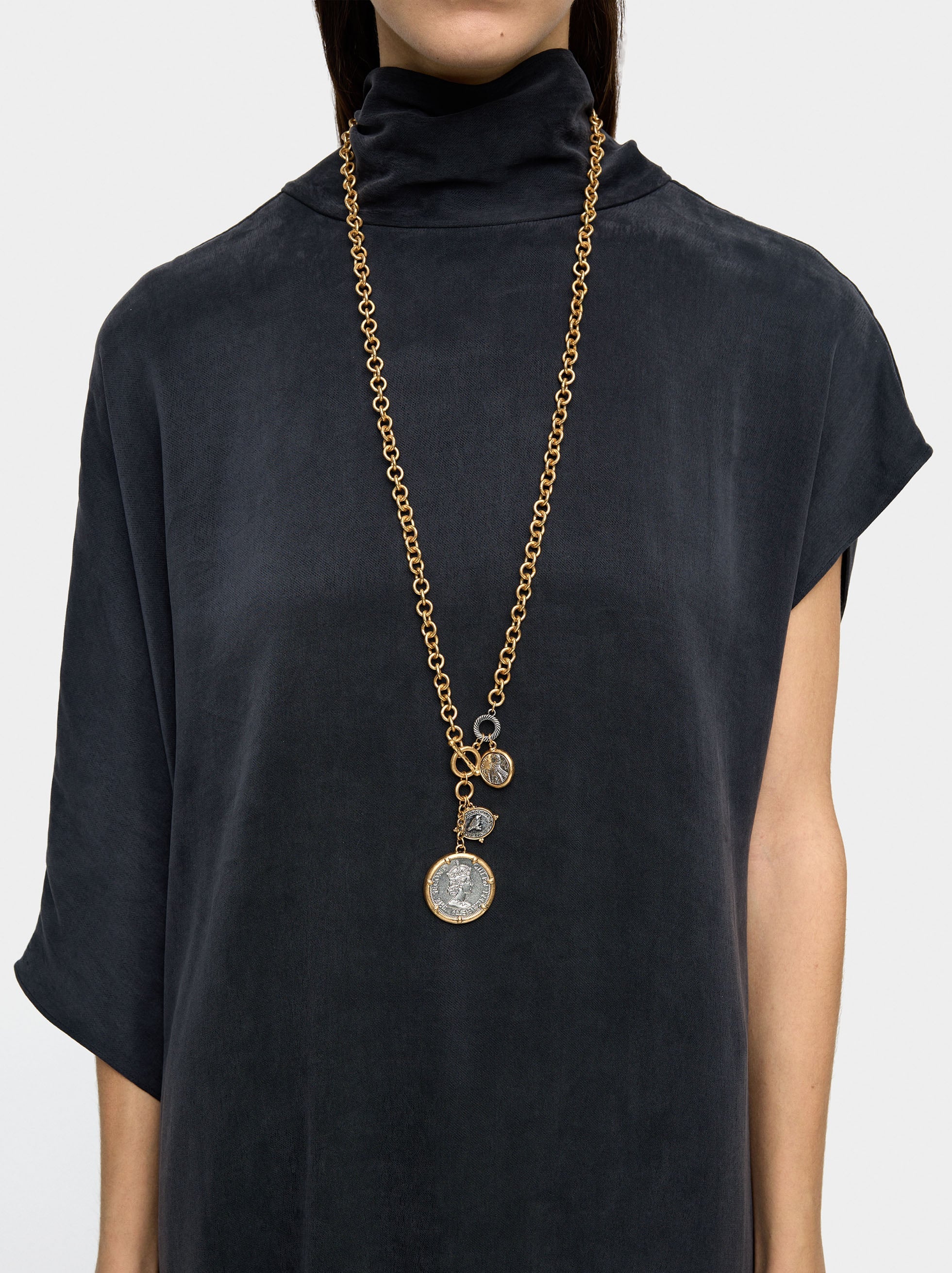 Collar Bicolor De Eslabones Con Monedas