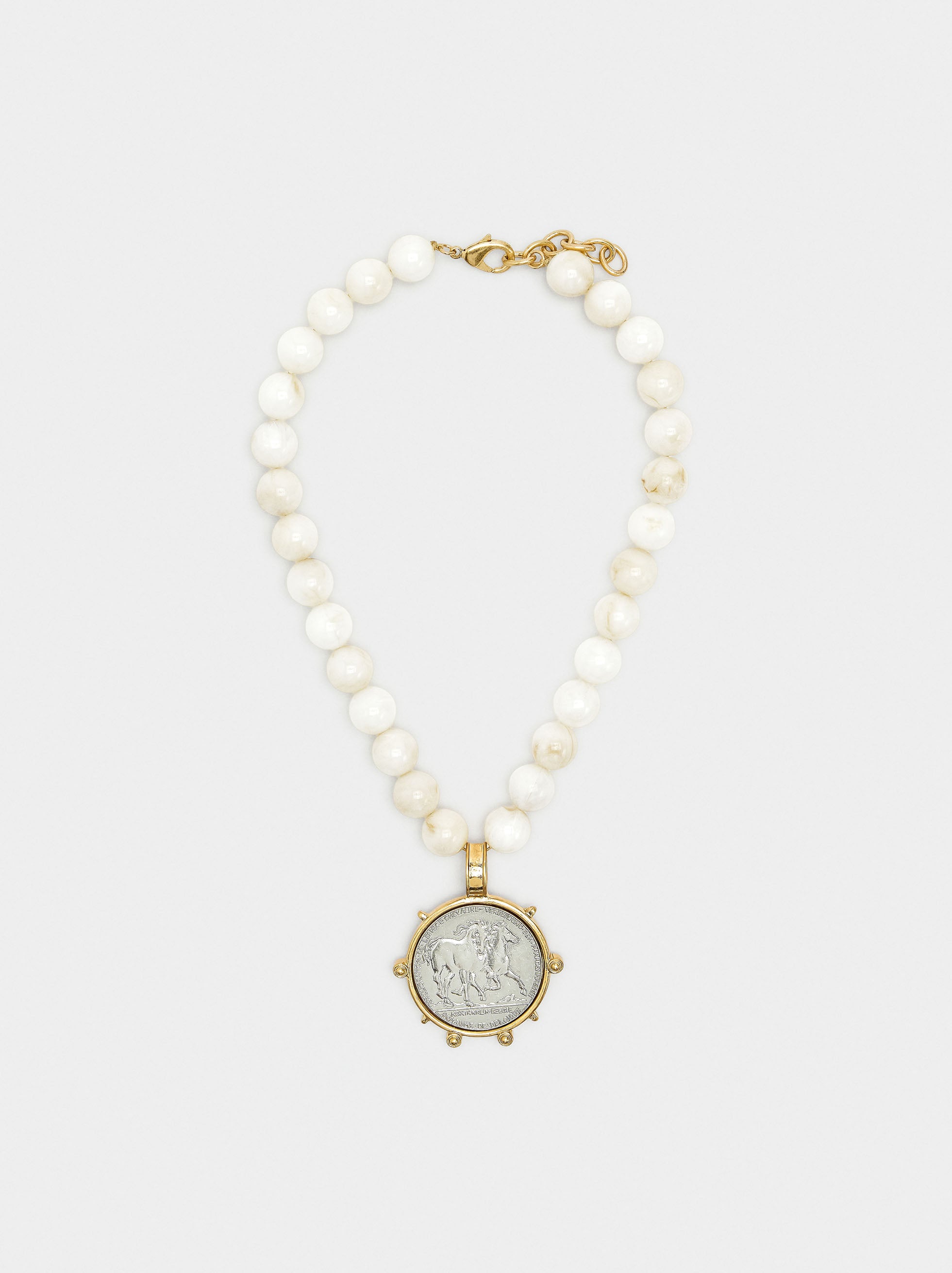 Collar De Cuentas Con Moneda Bicolor
