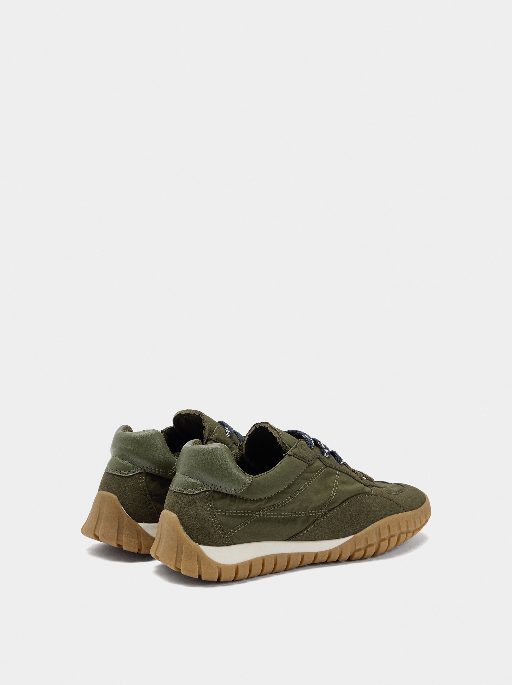 Zapatillas Monocromáticas