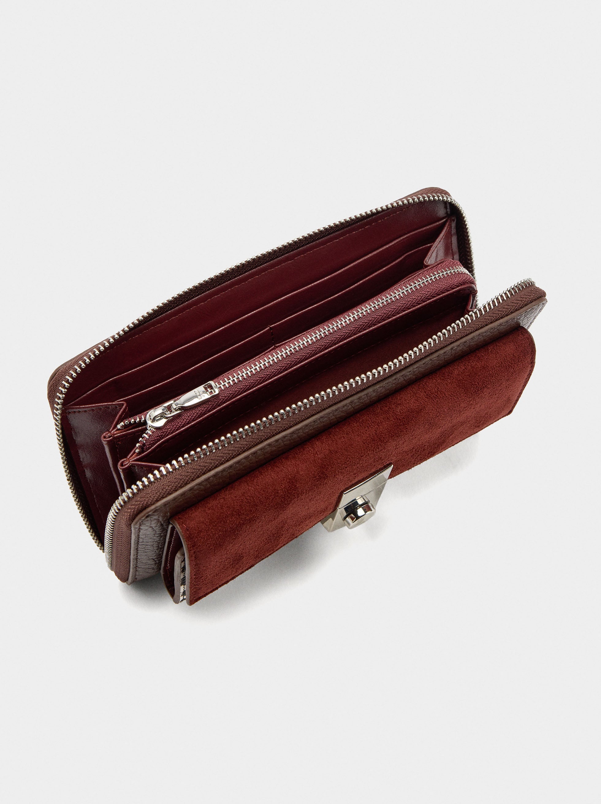 Cartera Detalles De Piel Con Solapa