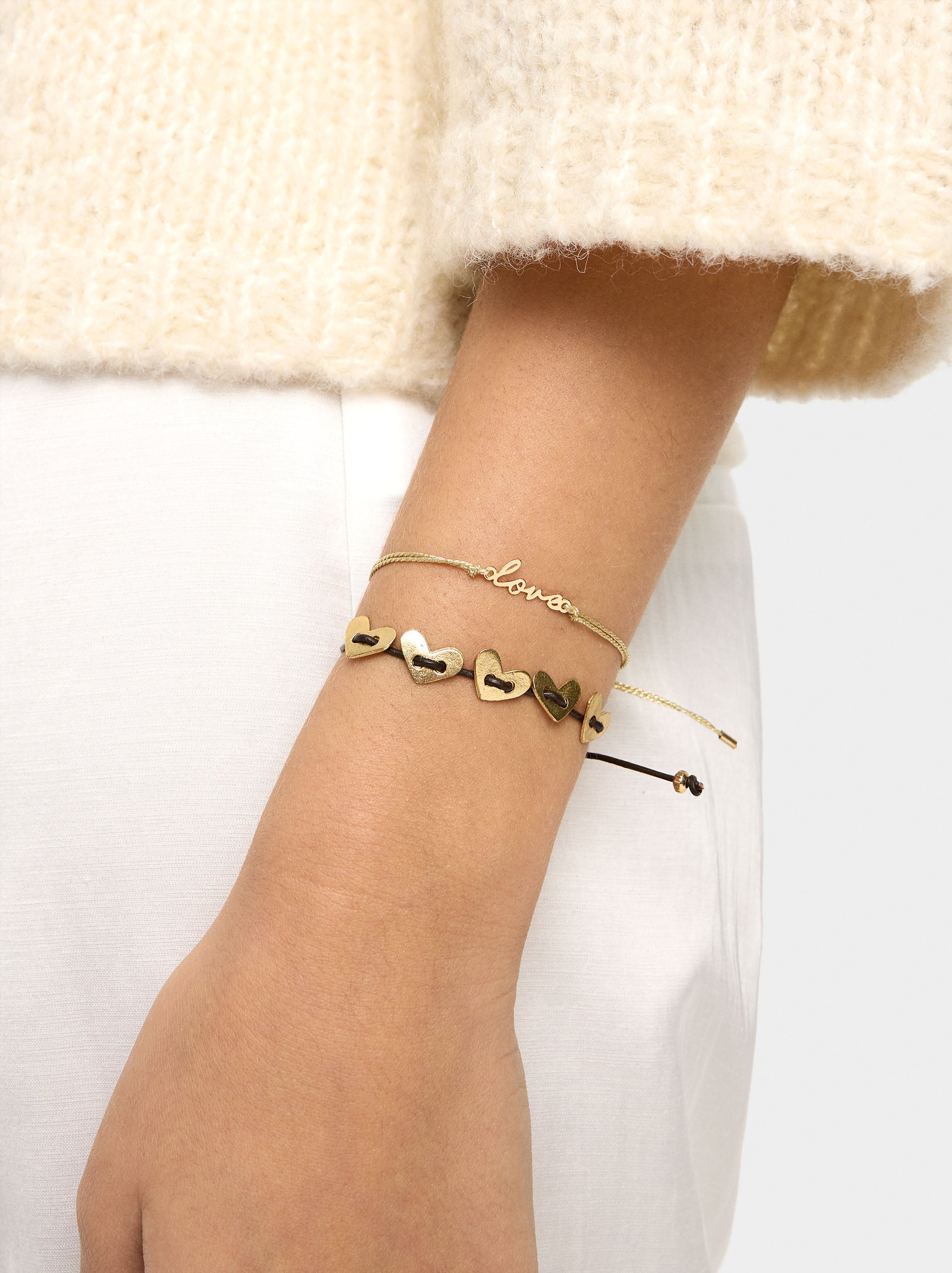 Pulsera Cordón De Piel Con Corazones
