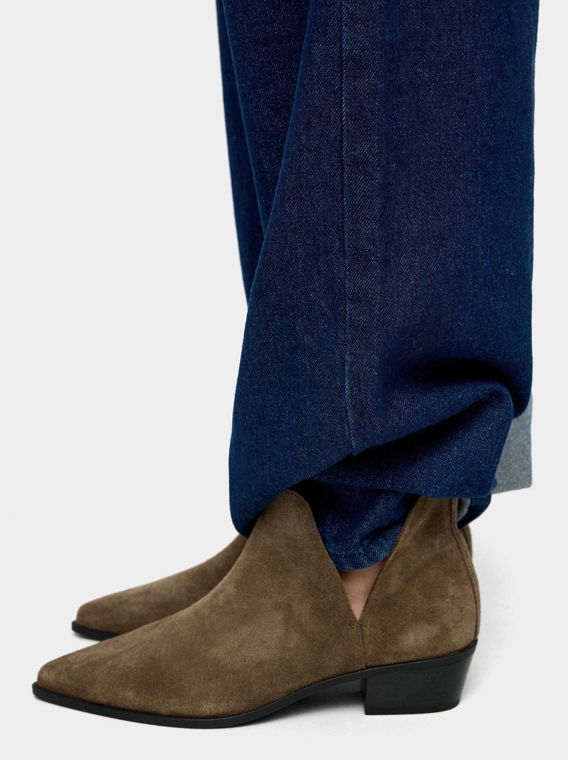 Botines Cowboy De Piel Con Aberturas
