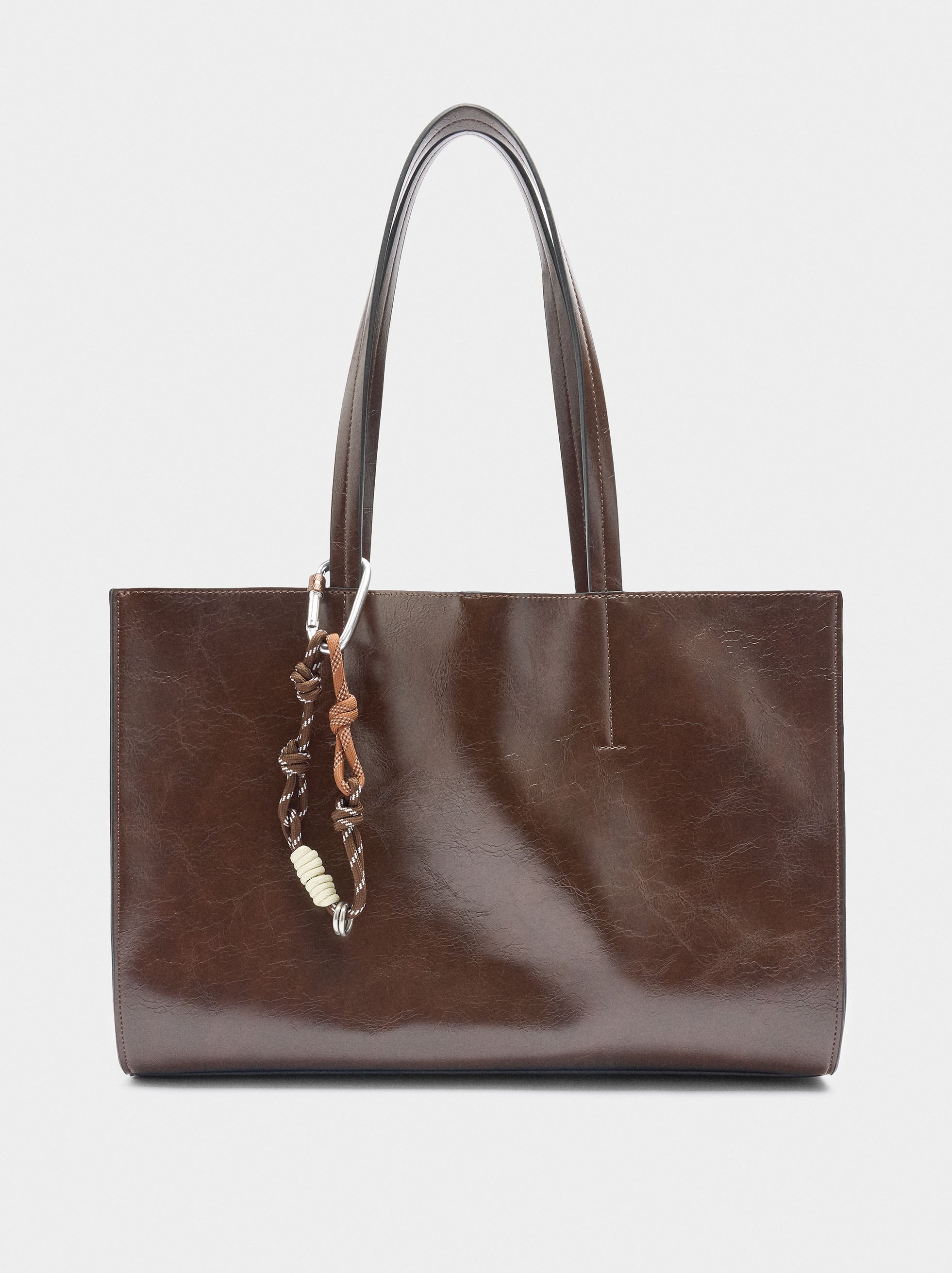 Bolso Shopper Con Colgante