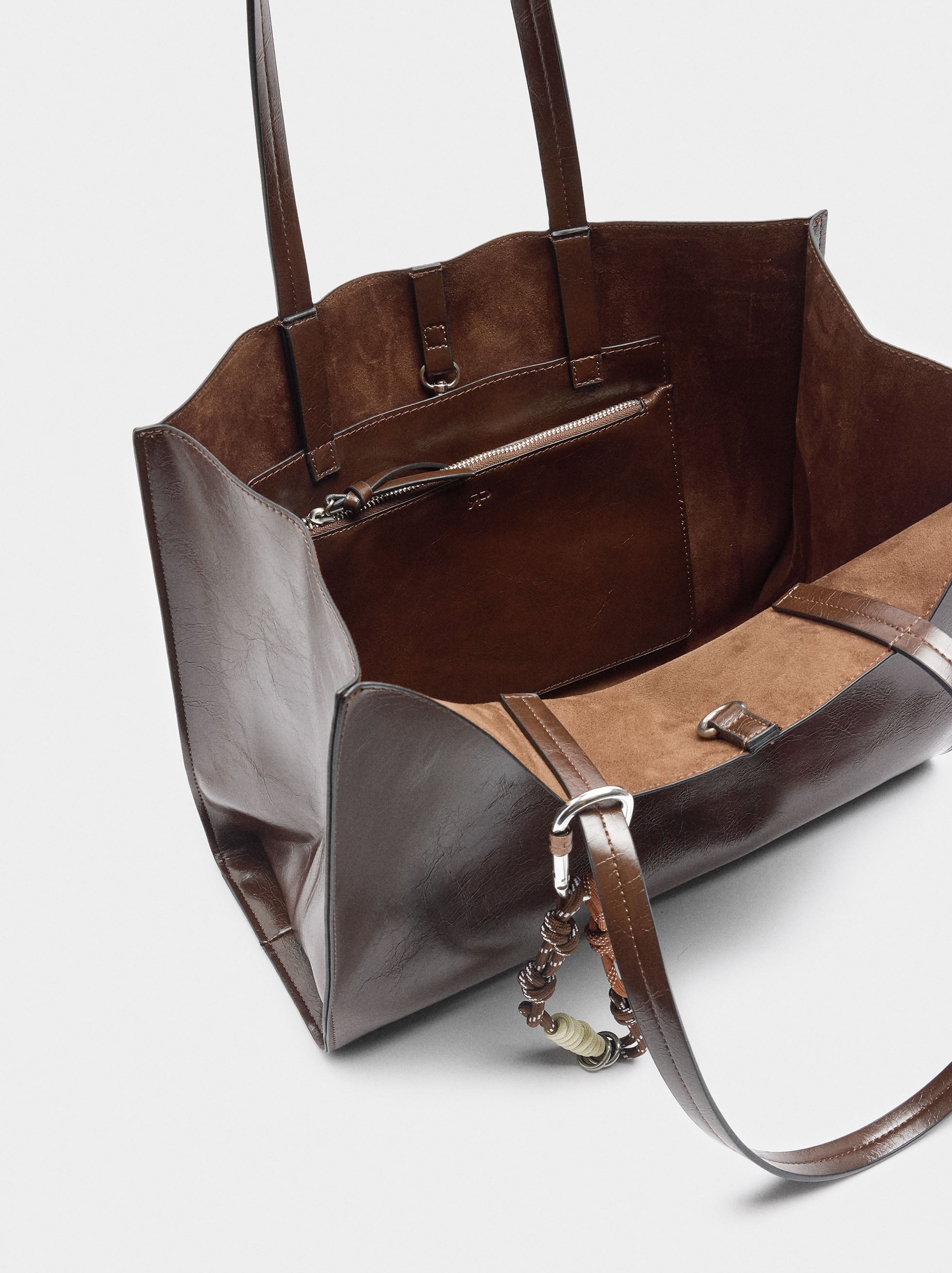 Bolso Shopper Con Colgante