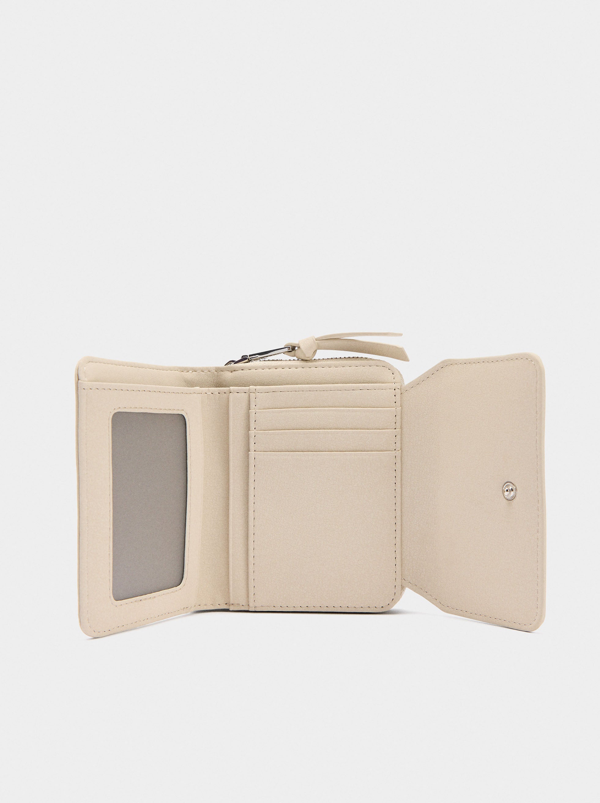 Cartera Con Textura Y Solapa