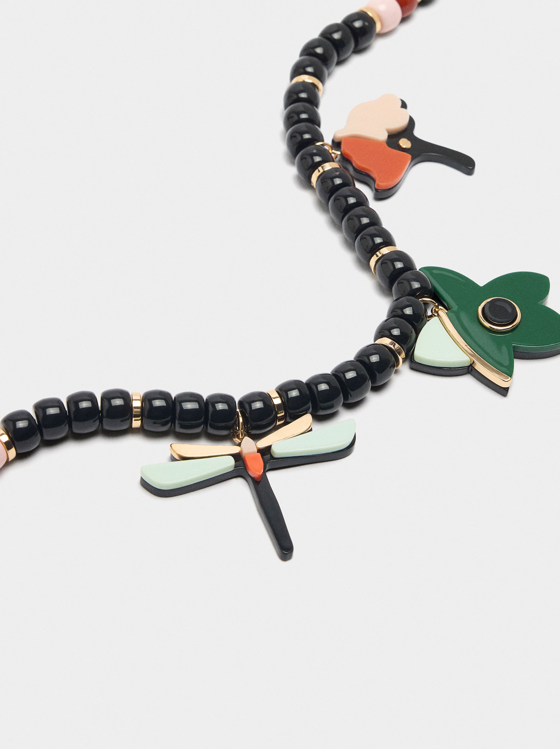 Collar De Cuentas Con Colgantes De Resina