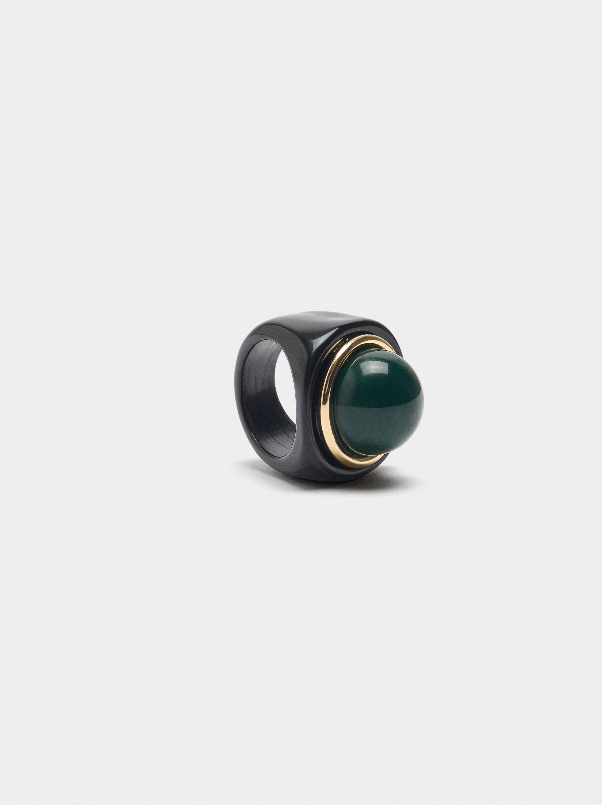 Anillo De Resina Con Esfera