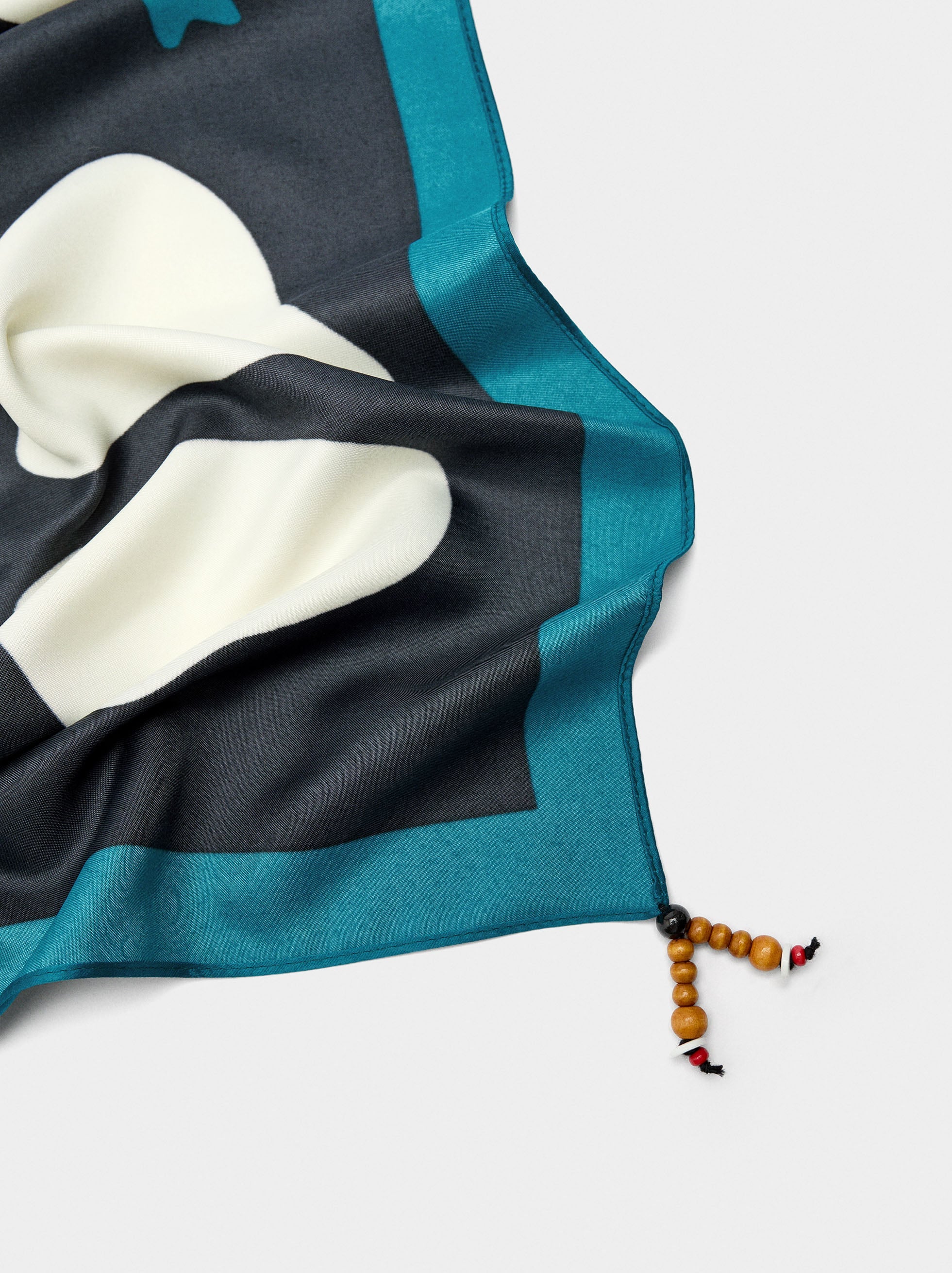 Pañuelo Cuadrado Estampado Acetinado