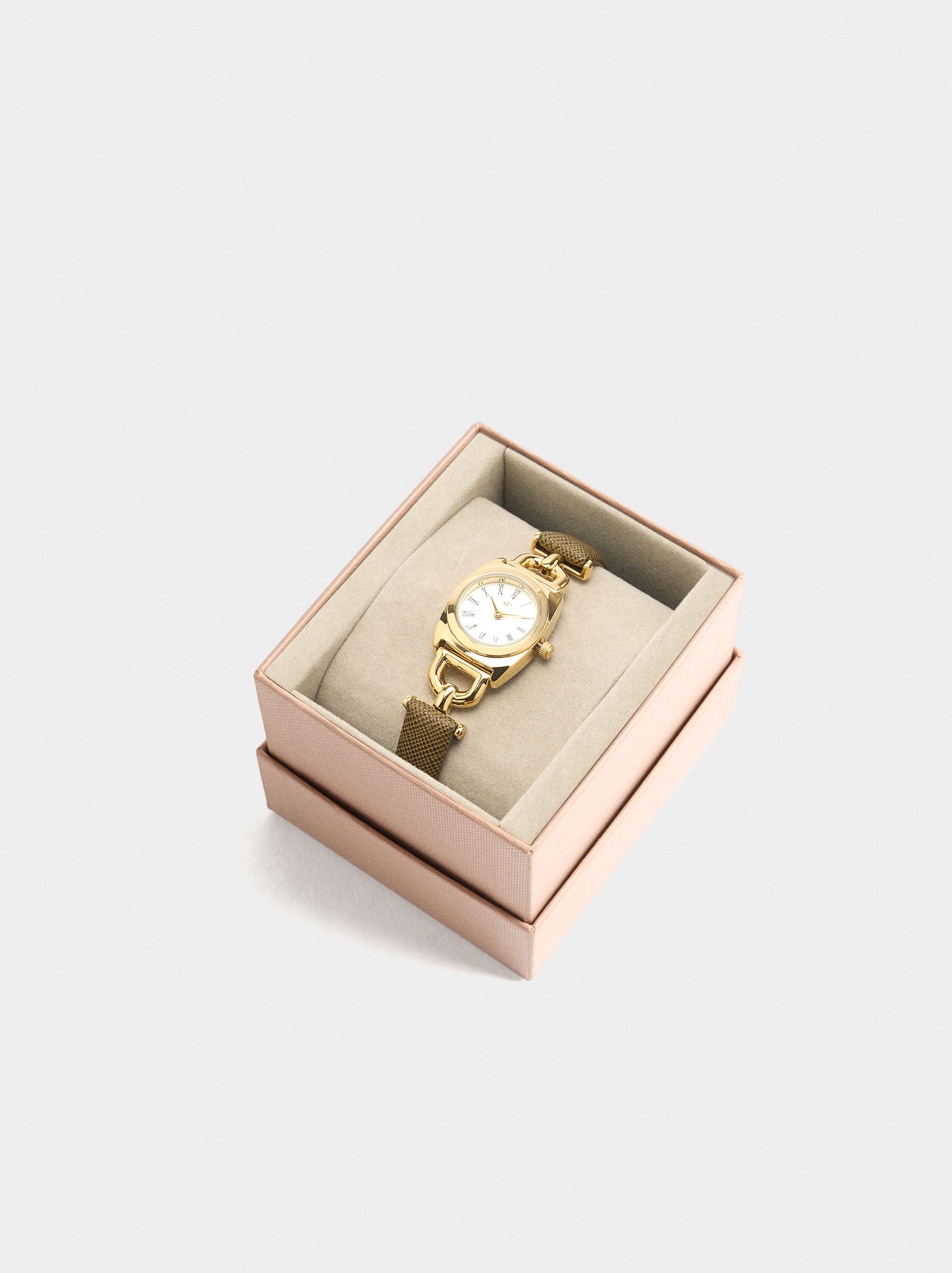 Reloj Ovalado Con Pulsera Efecto Piel