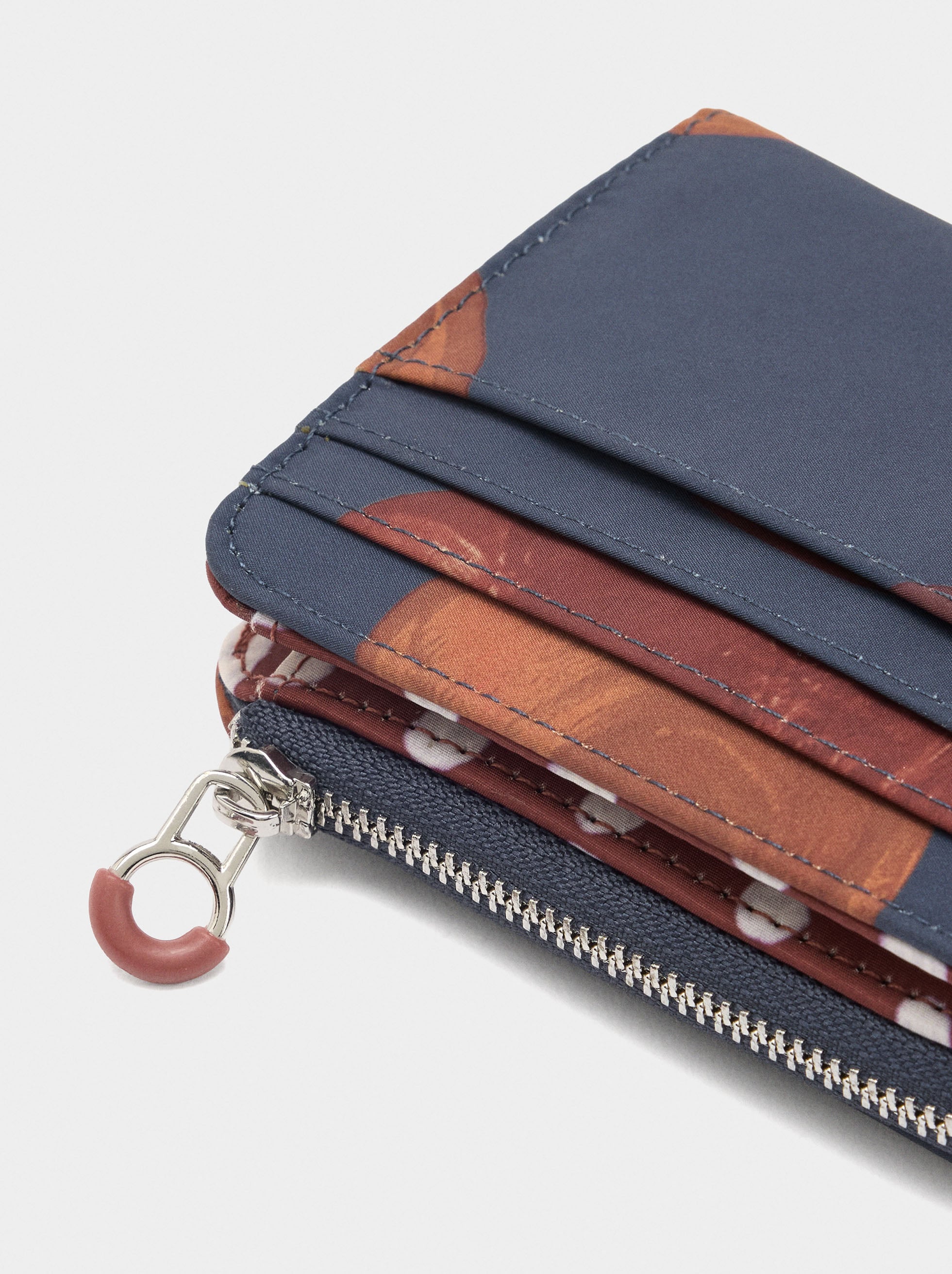 Cartera De Nylon Estampado