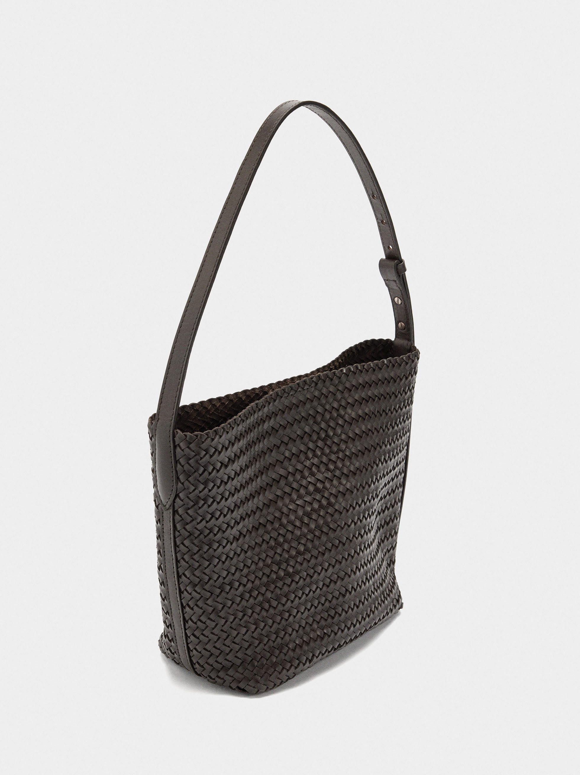 Bolso De Hombro Con Piel Trenzada
