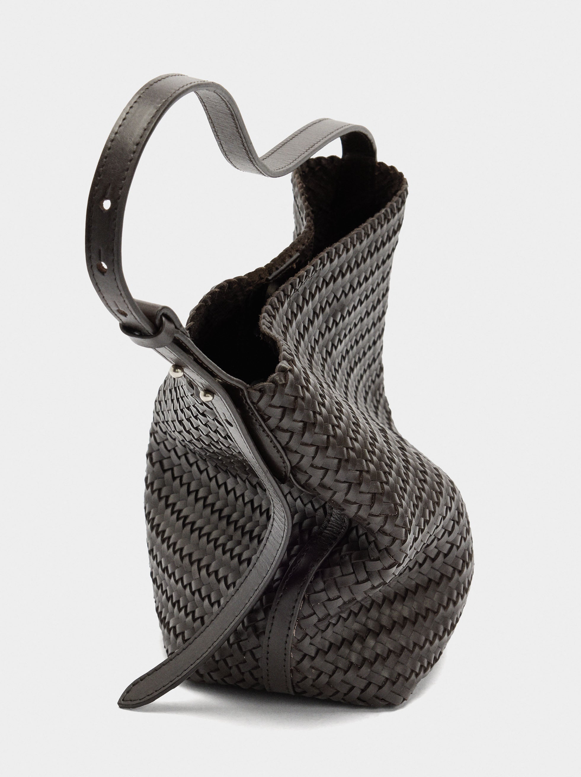 Bolso De Hombro Con Piel Trenzada