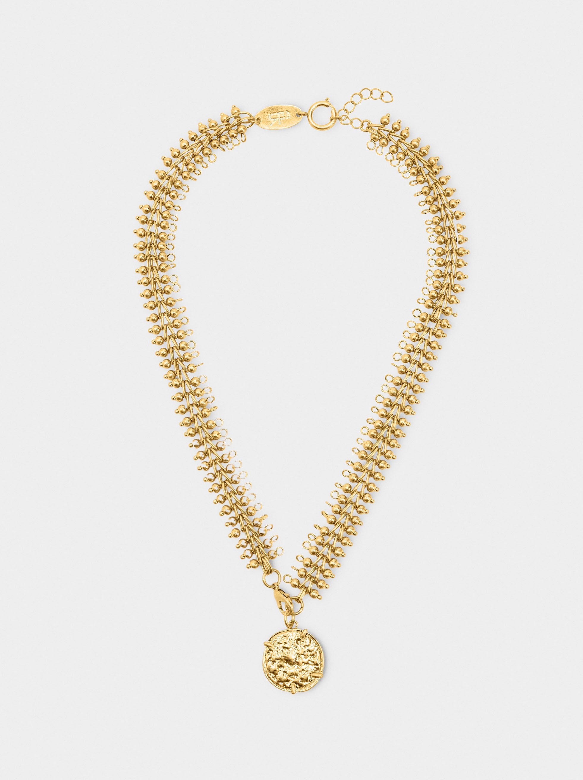 Collar Corto Ancho Con Medalla