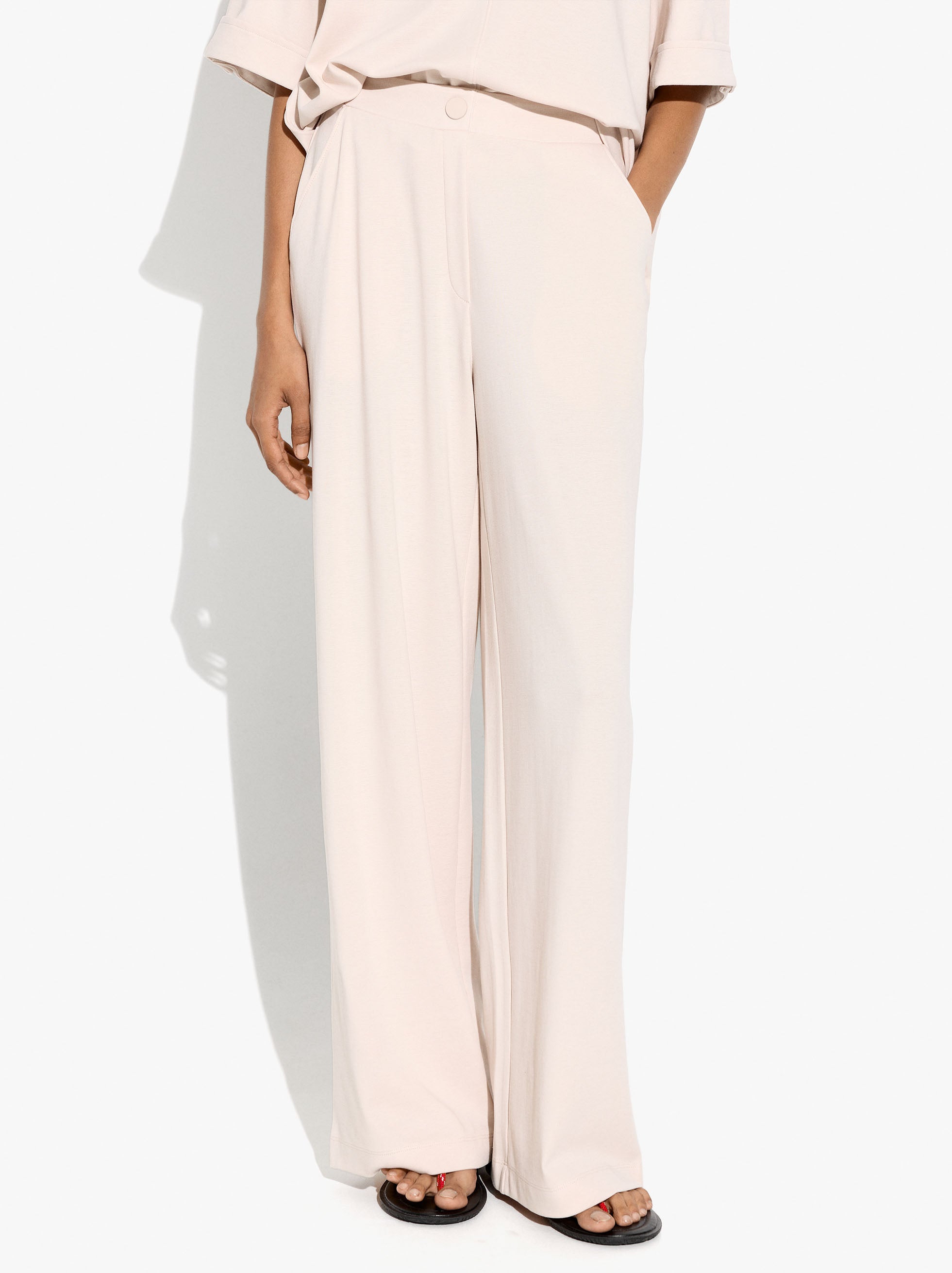 Pantalón Con Bolsillos Y Cintura Elástica