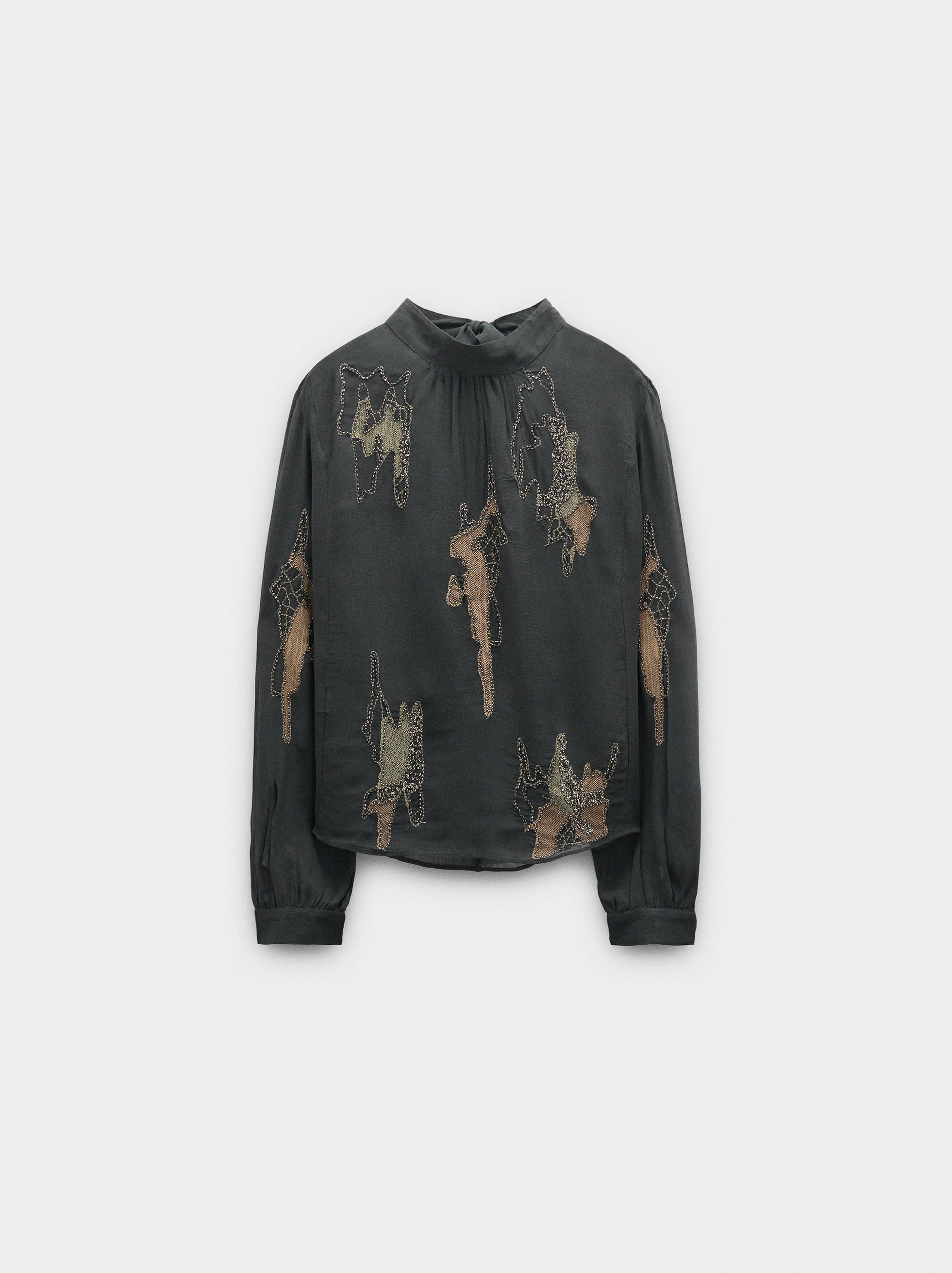 Blusa Con Bordados Y Abalorios