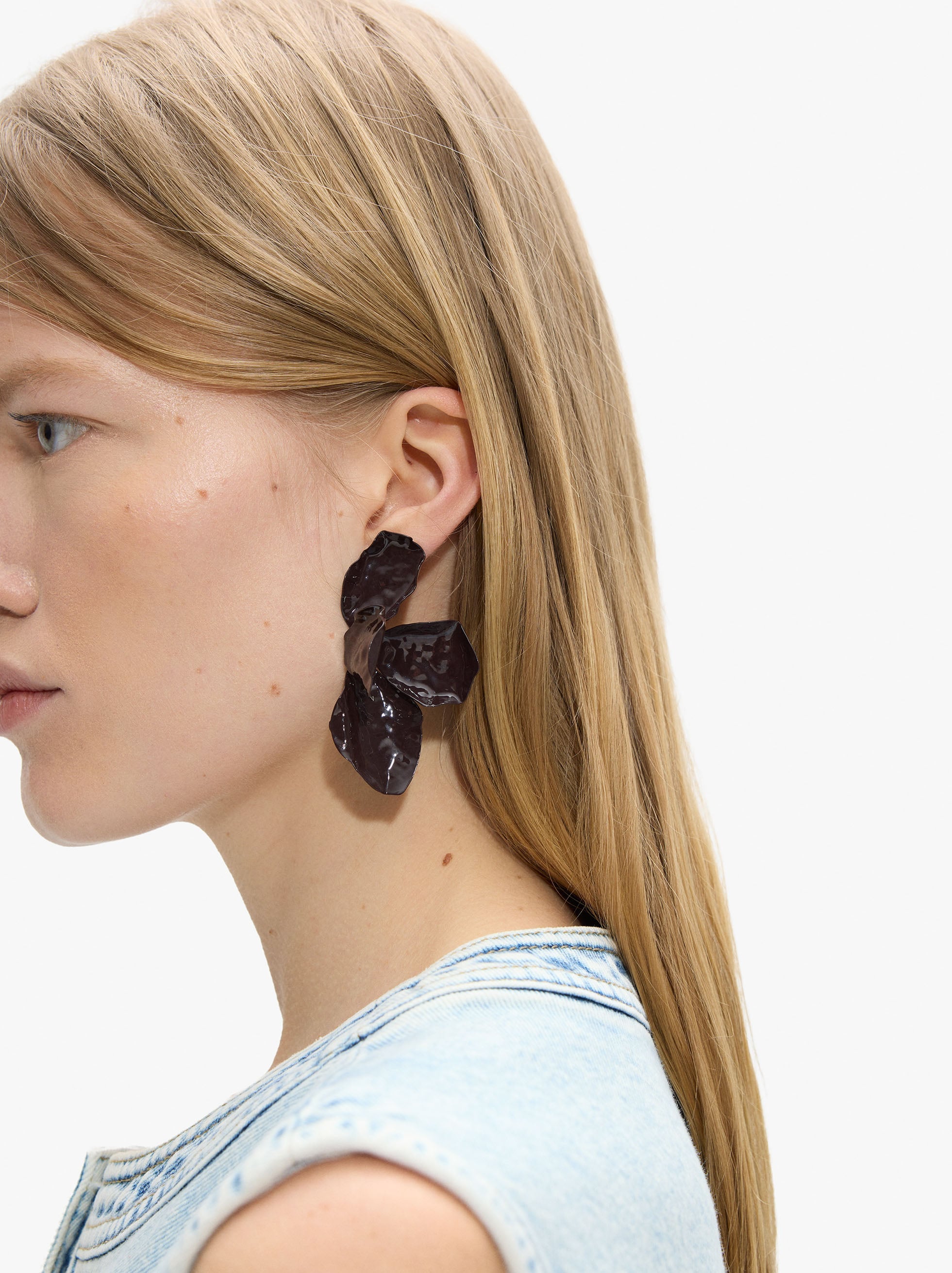 Pendientes Media Flor Con Relieve