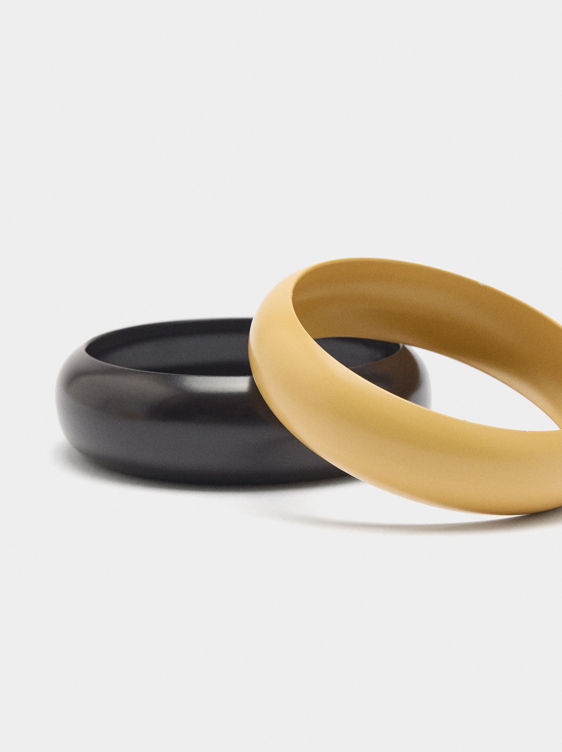 Set De Pulseras Con Esmalte