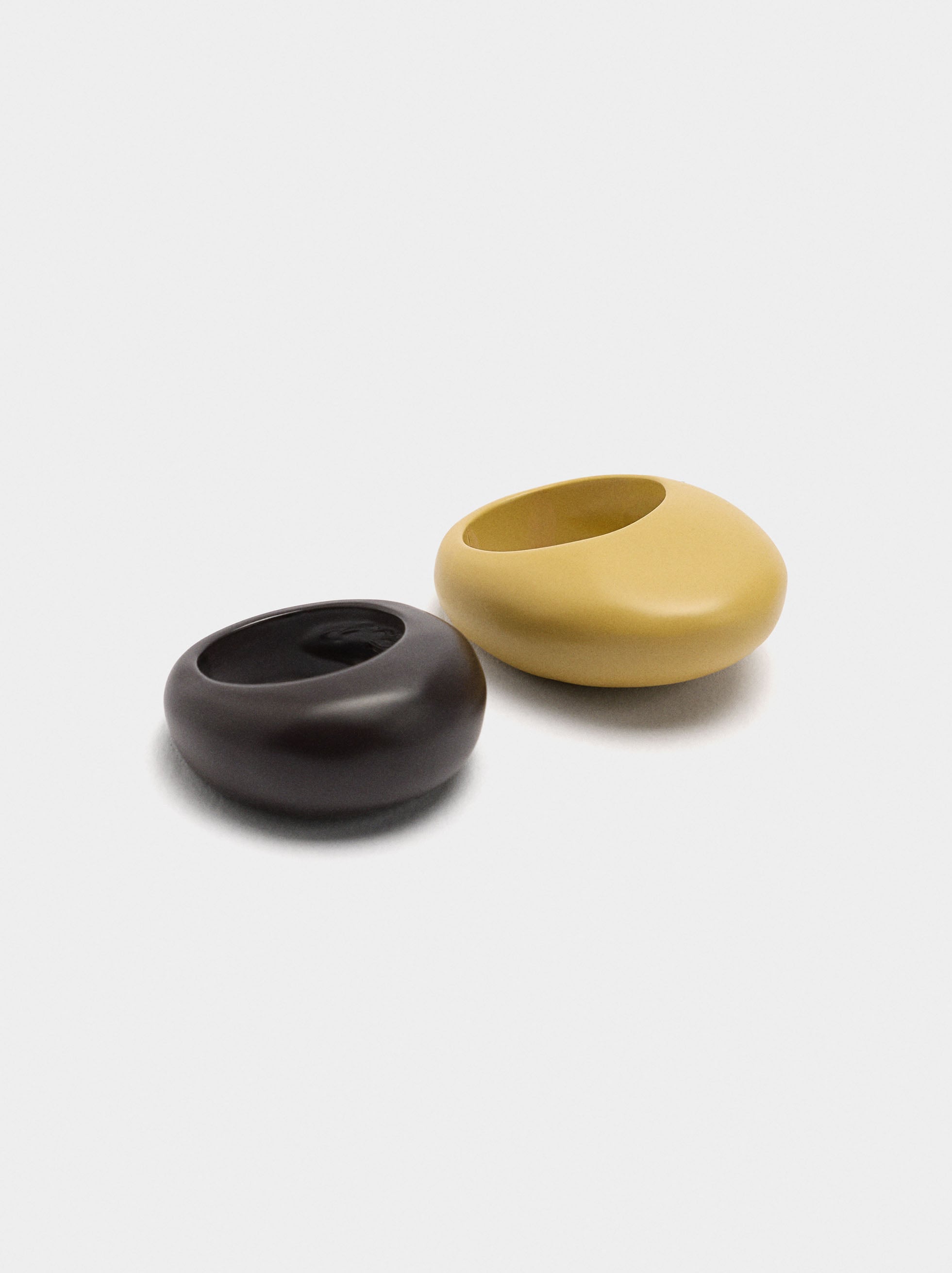 Set De Anillos Redondeados Con Esmalte