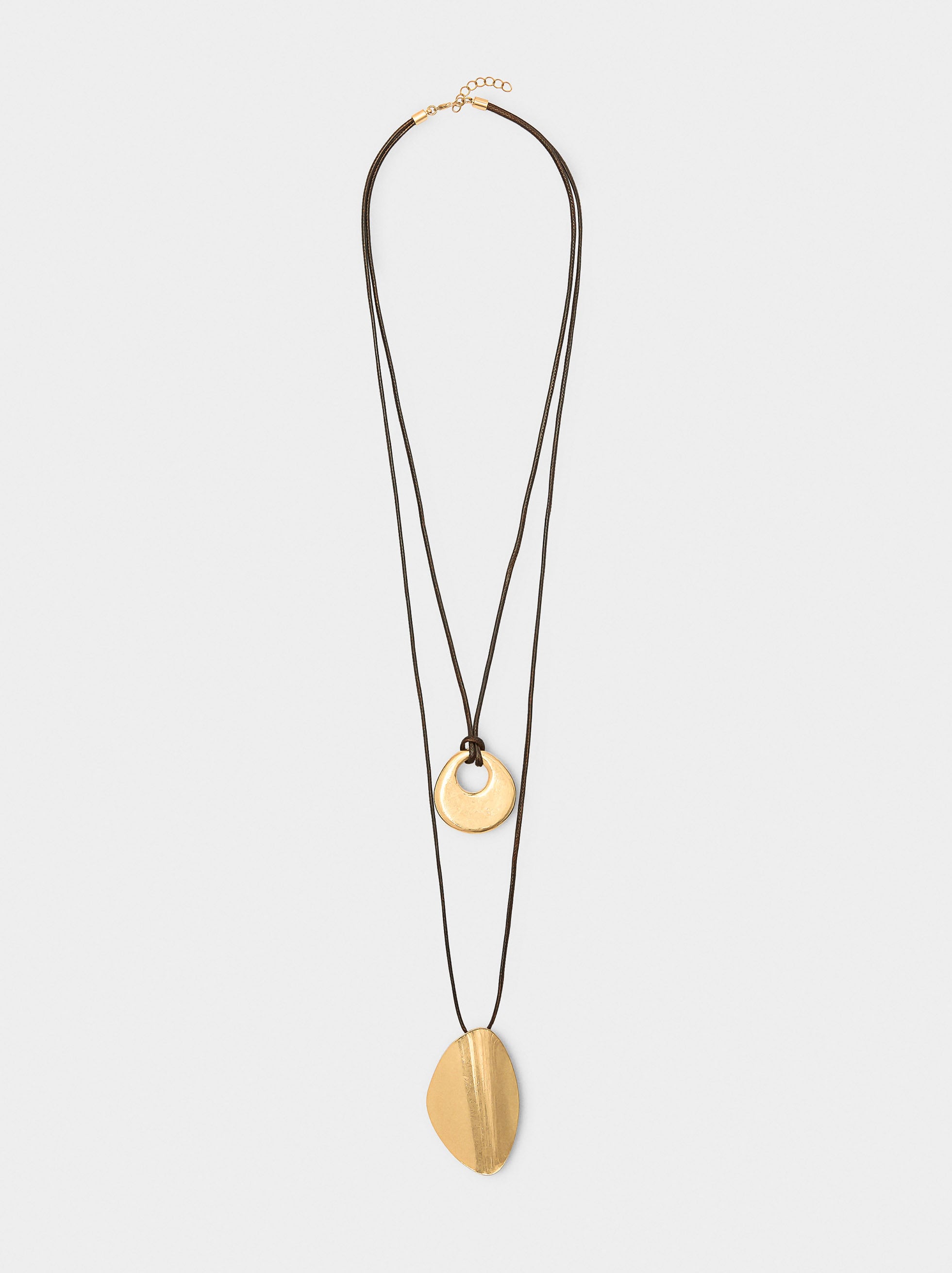 Collar Doble De Cordones Con Colgante