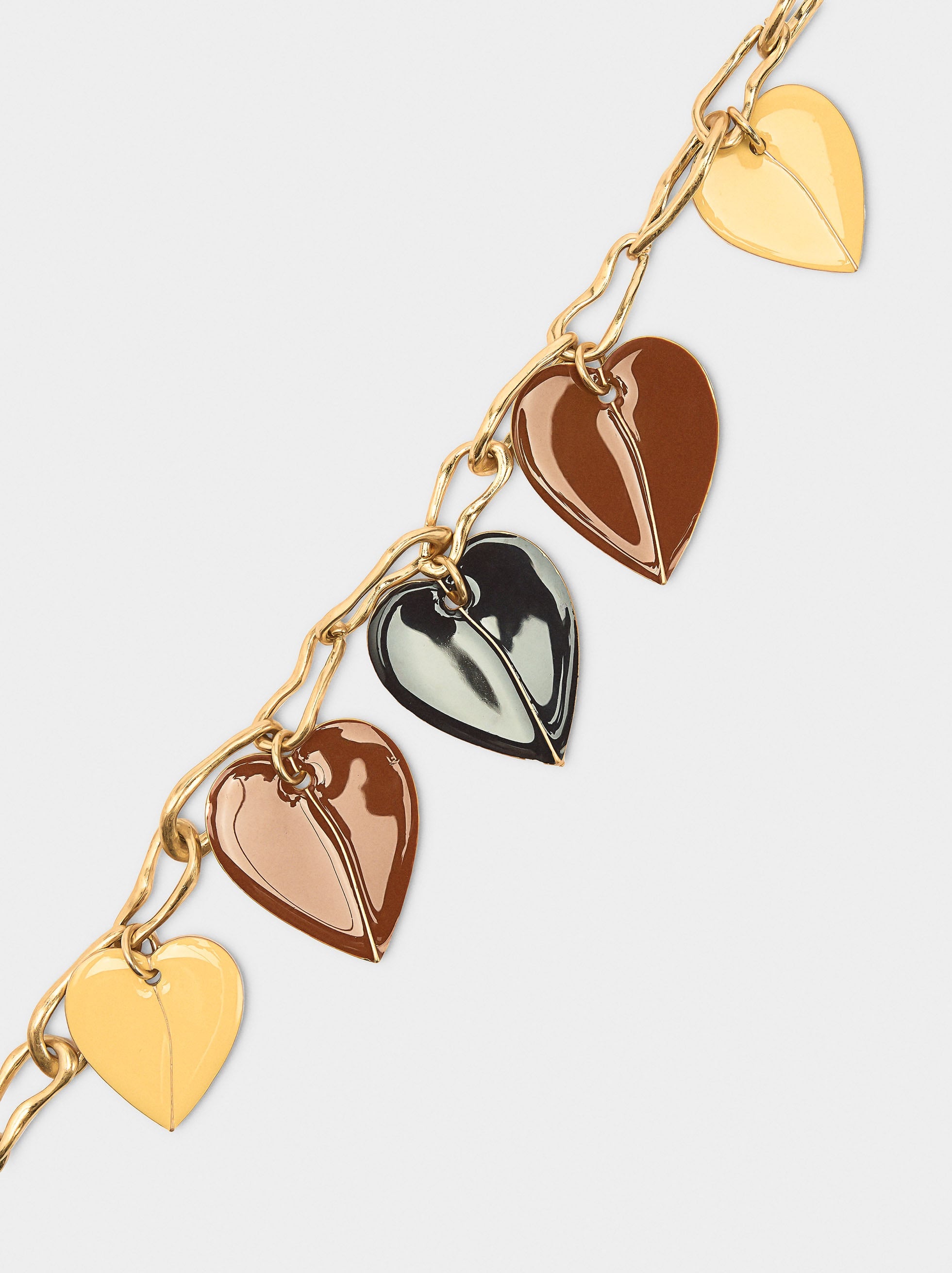 Collar Corto Con Corazones Esmaltados