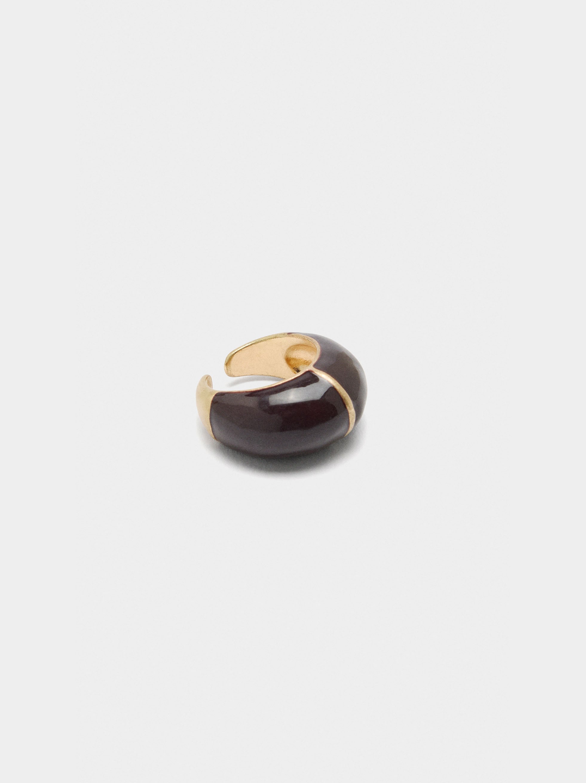 Anillo Redondeado Con Esmalte