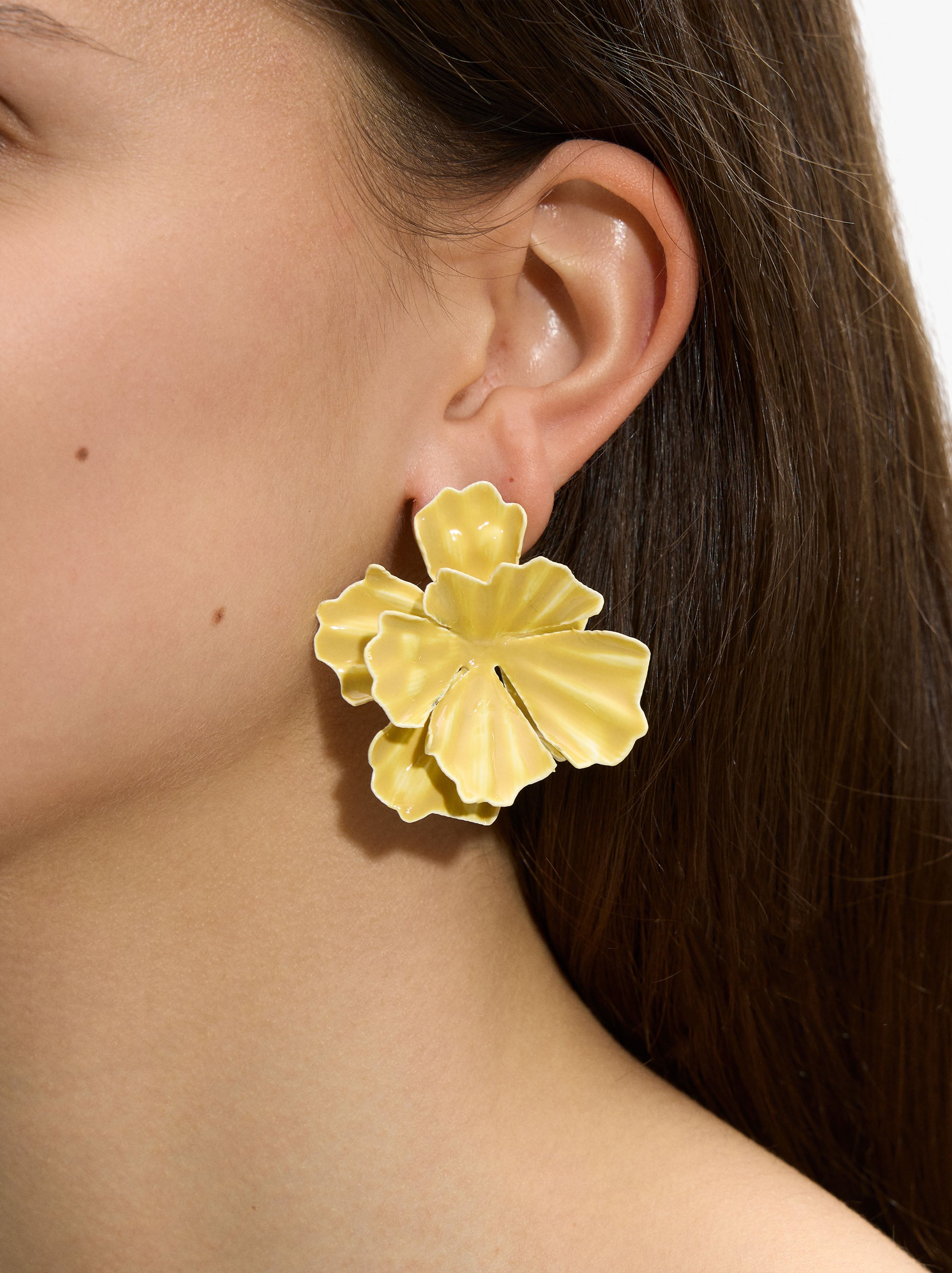Pendientes Flor Esmaltada Con Relieve