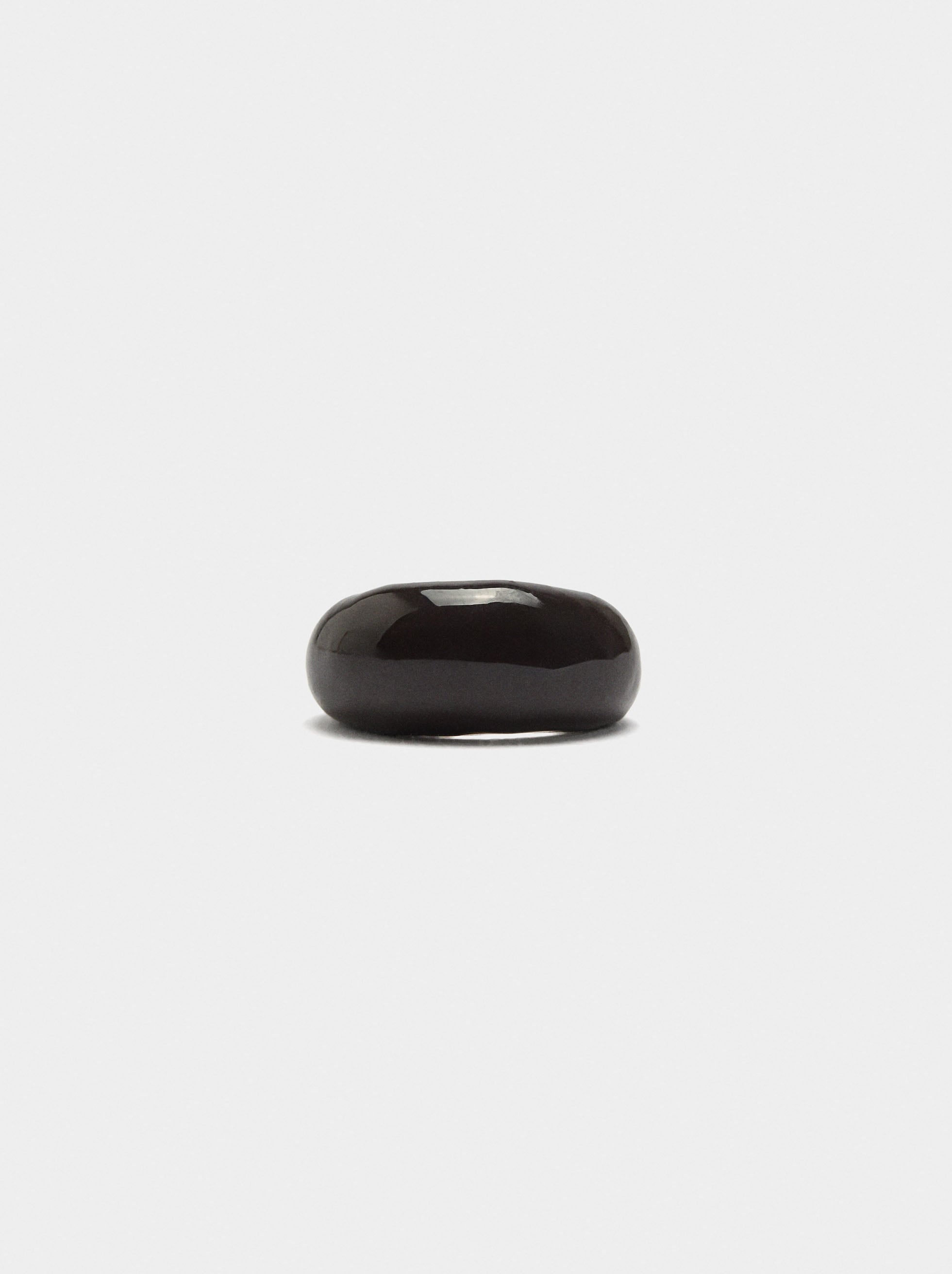 Anillo Redondeado Con Esmalte