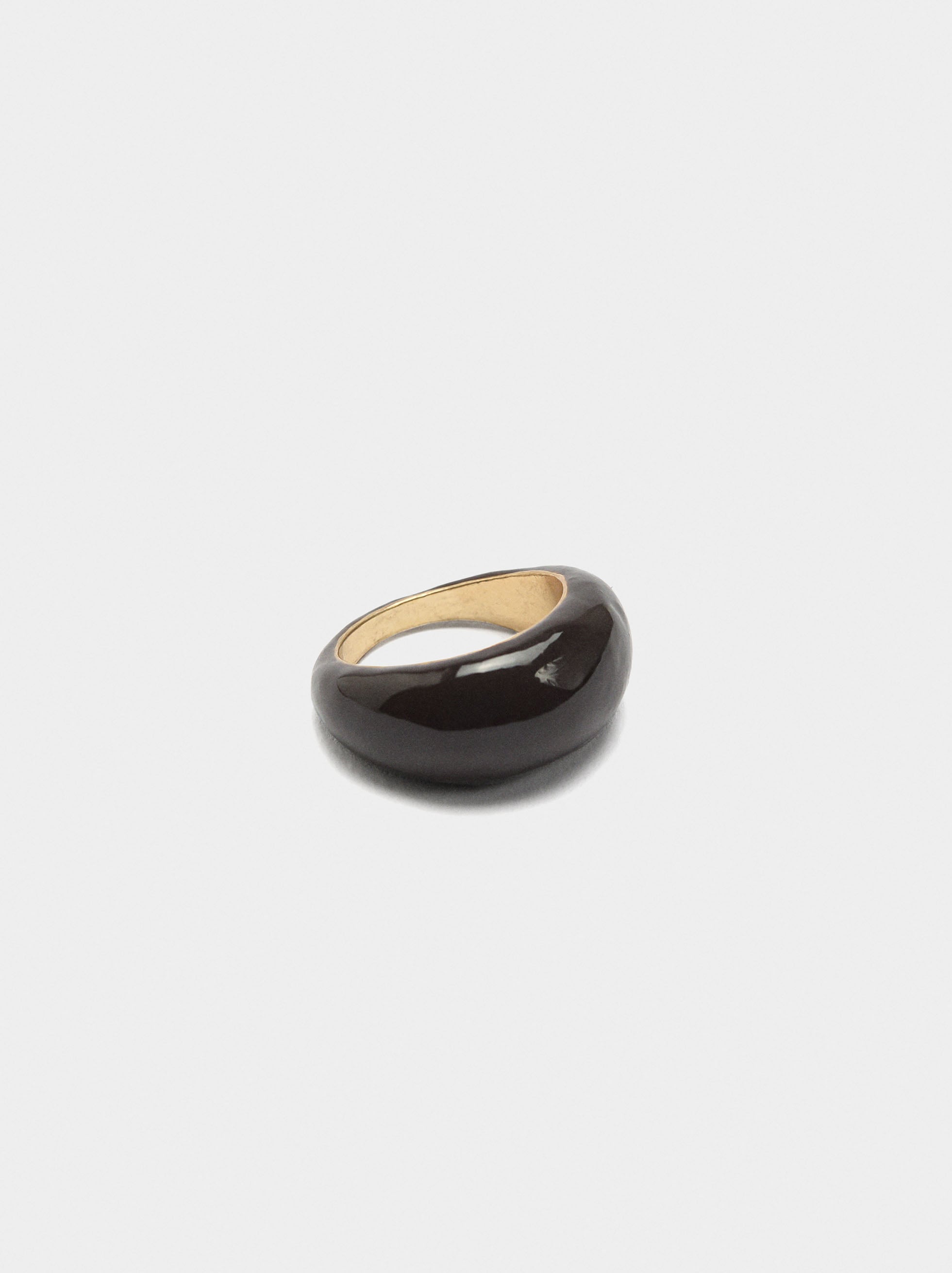 Anillo Redondeado Con Esmalte